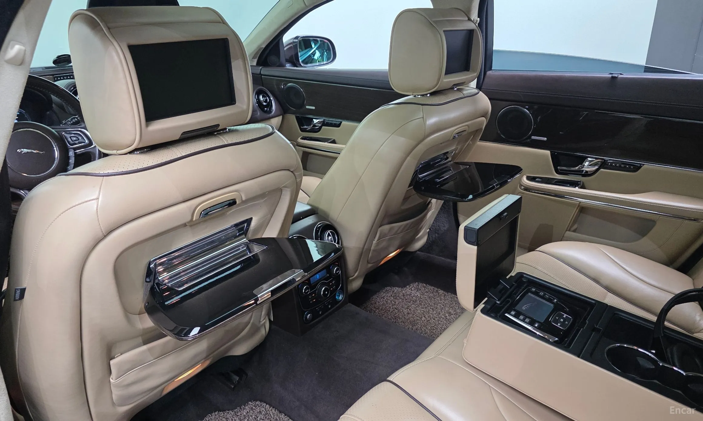 Jaguar All New XJ превью 15
