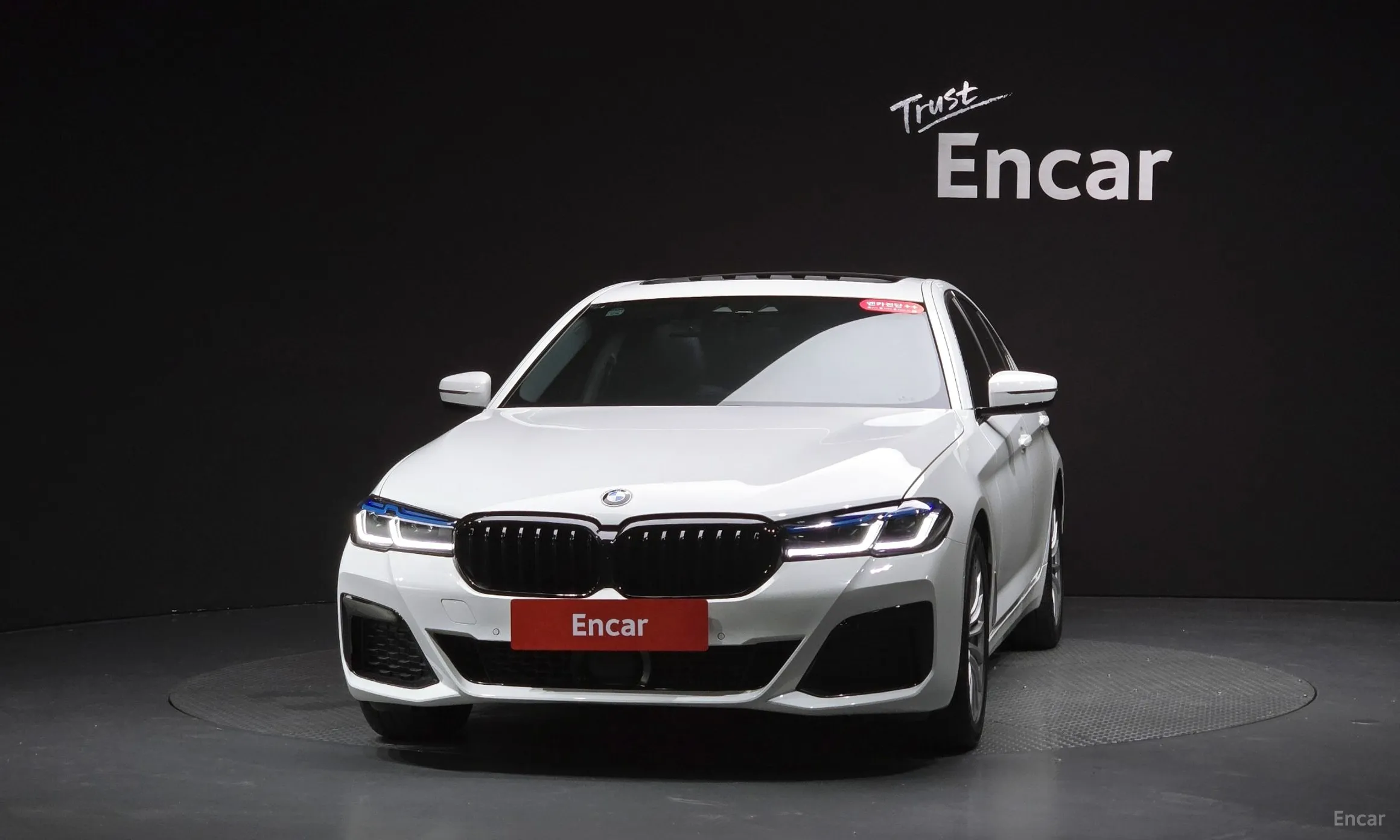 BMW 5 Series (G30) превью 3