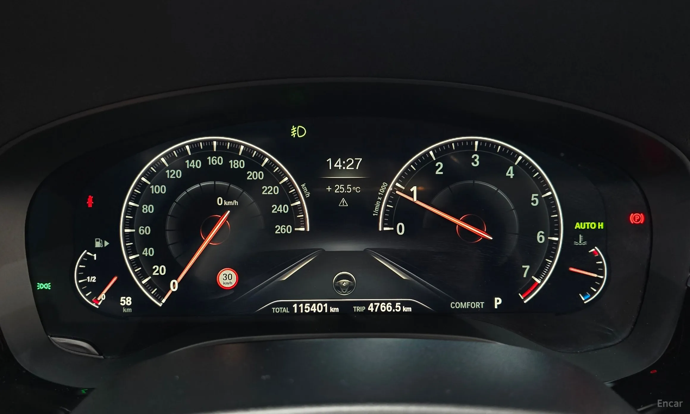 BMW 5 Series (G30) превью 8