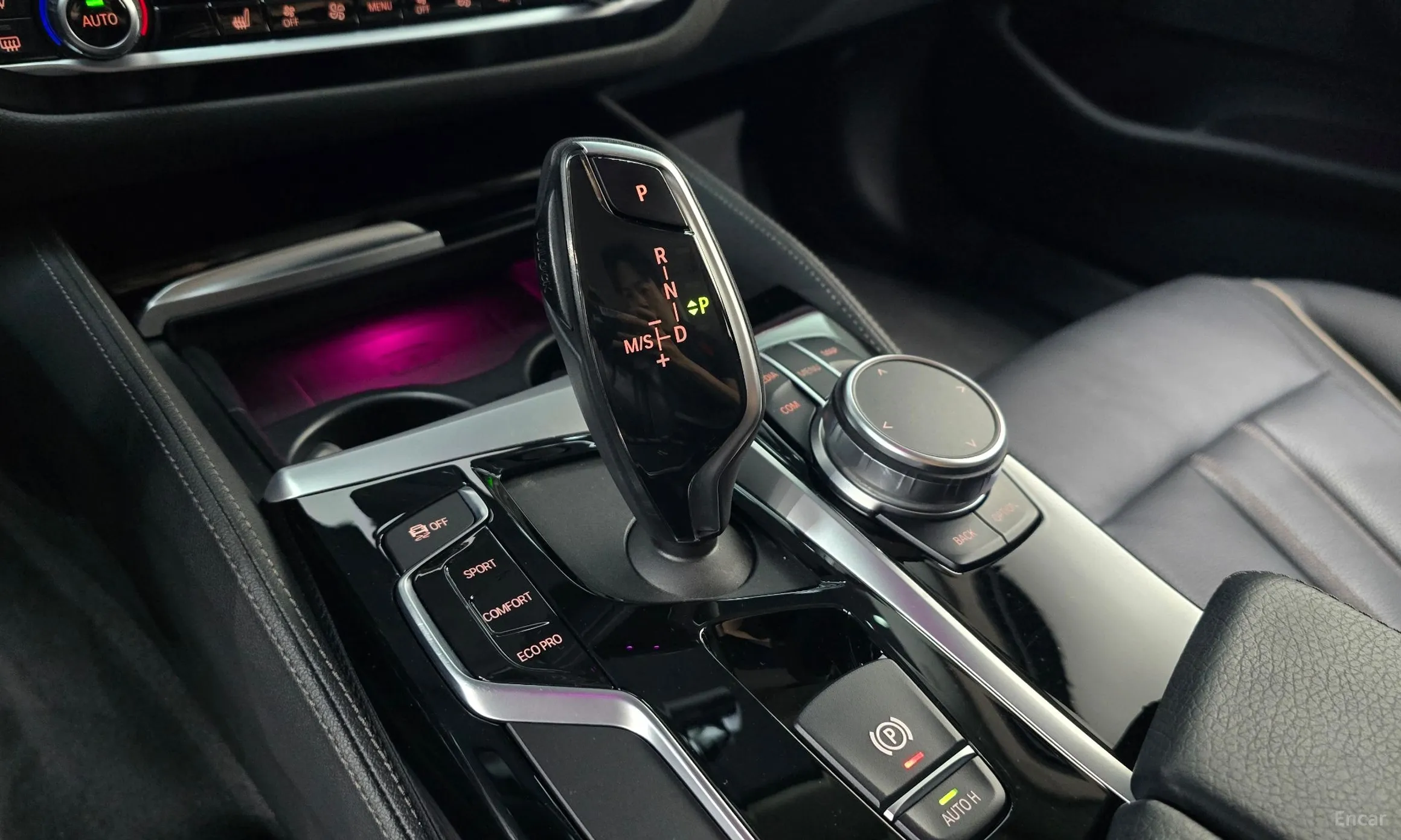BMW 5 Series (G30) превью 9