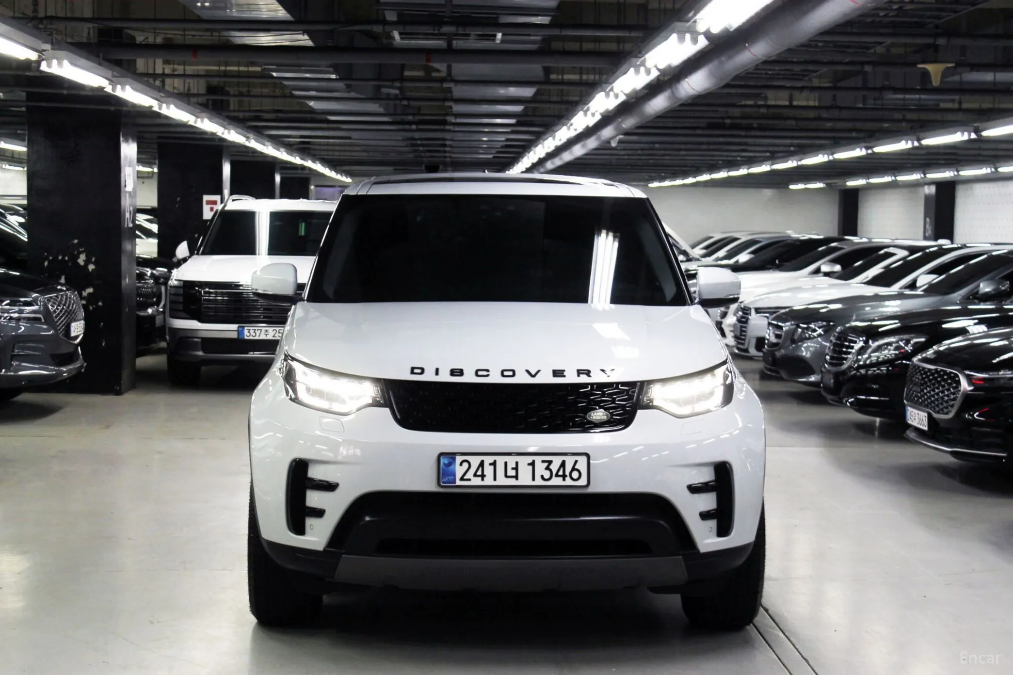 Land Rover Discovery 5