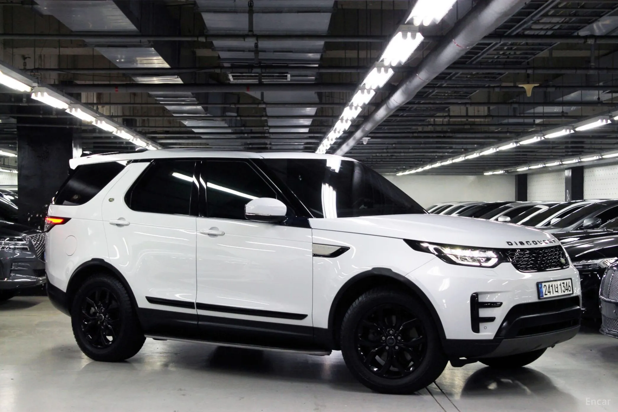 Land Rover Discovery 5 превью 17