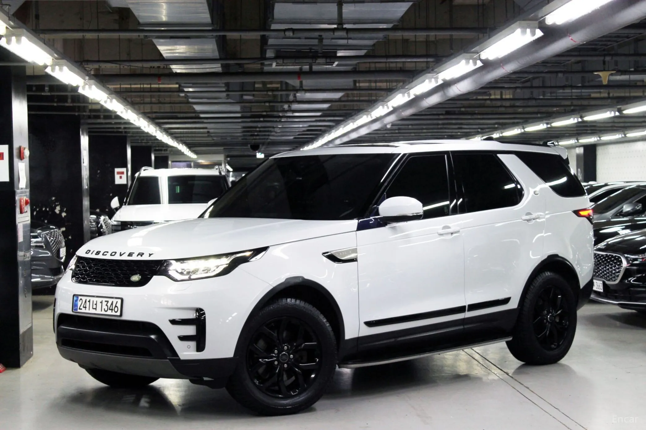 Land Rover Discovery 5 превью 3