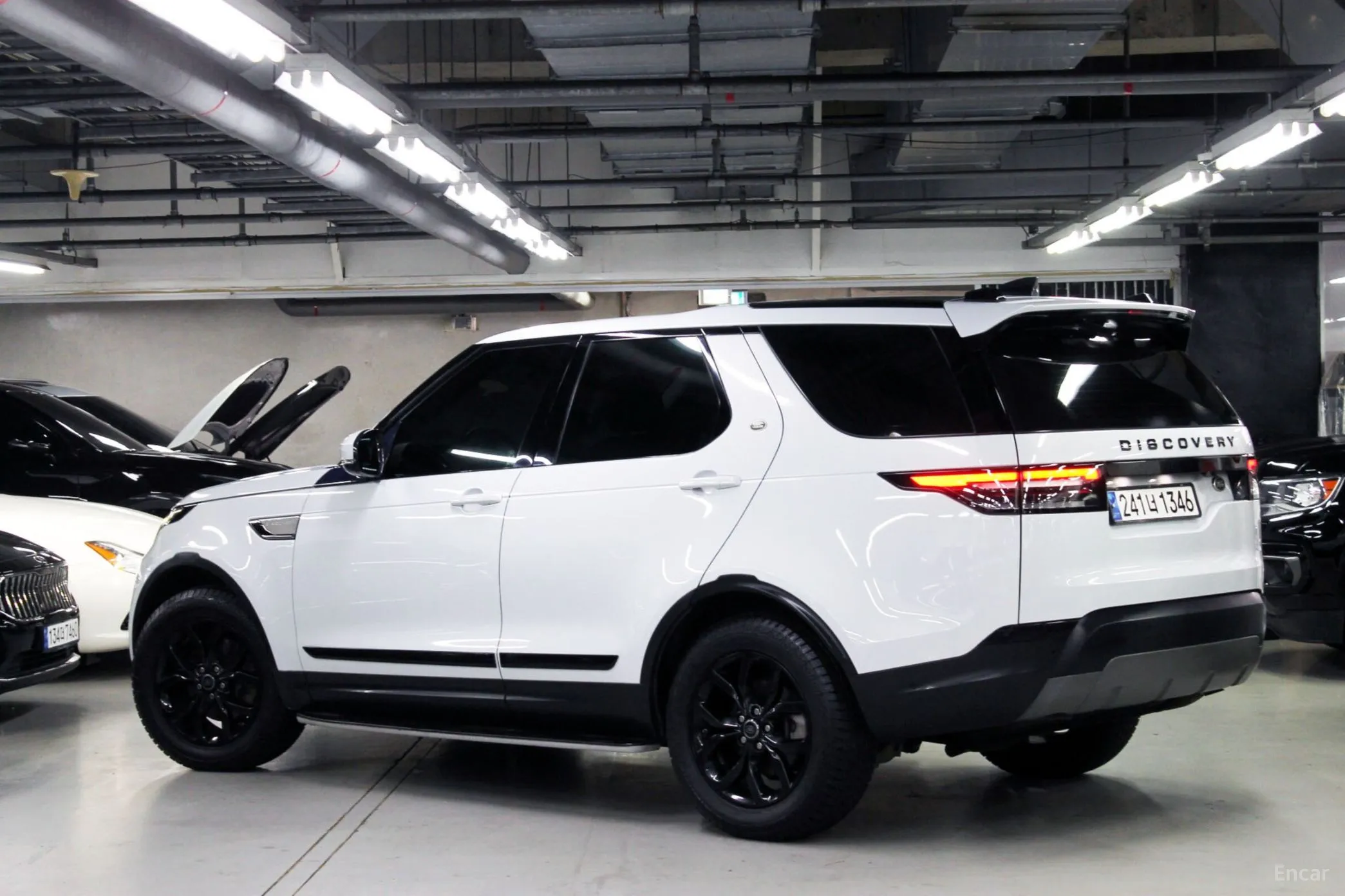 Land Rover Discovery 5 превью 4