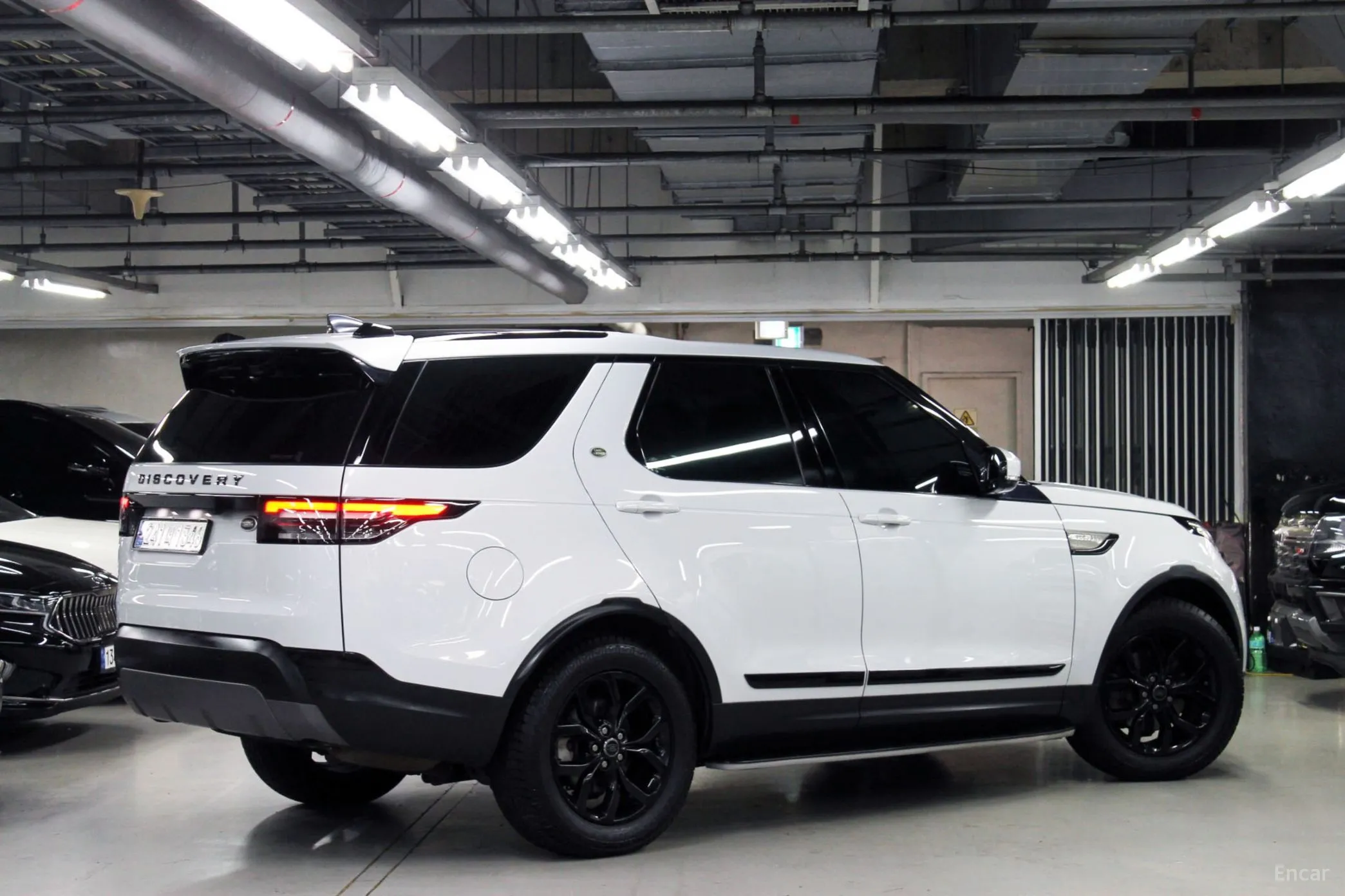 Land Rover Discovery 5 превью 6