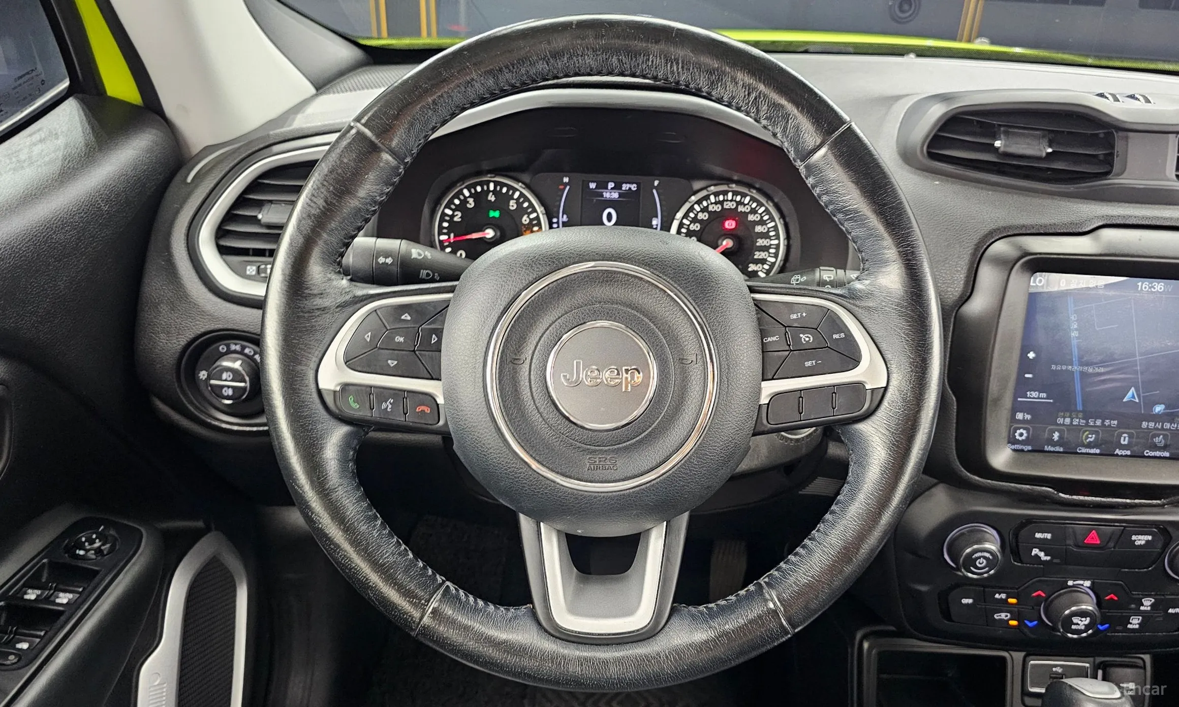 Jeep Renegade превью 13