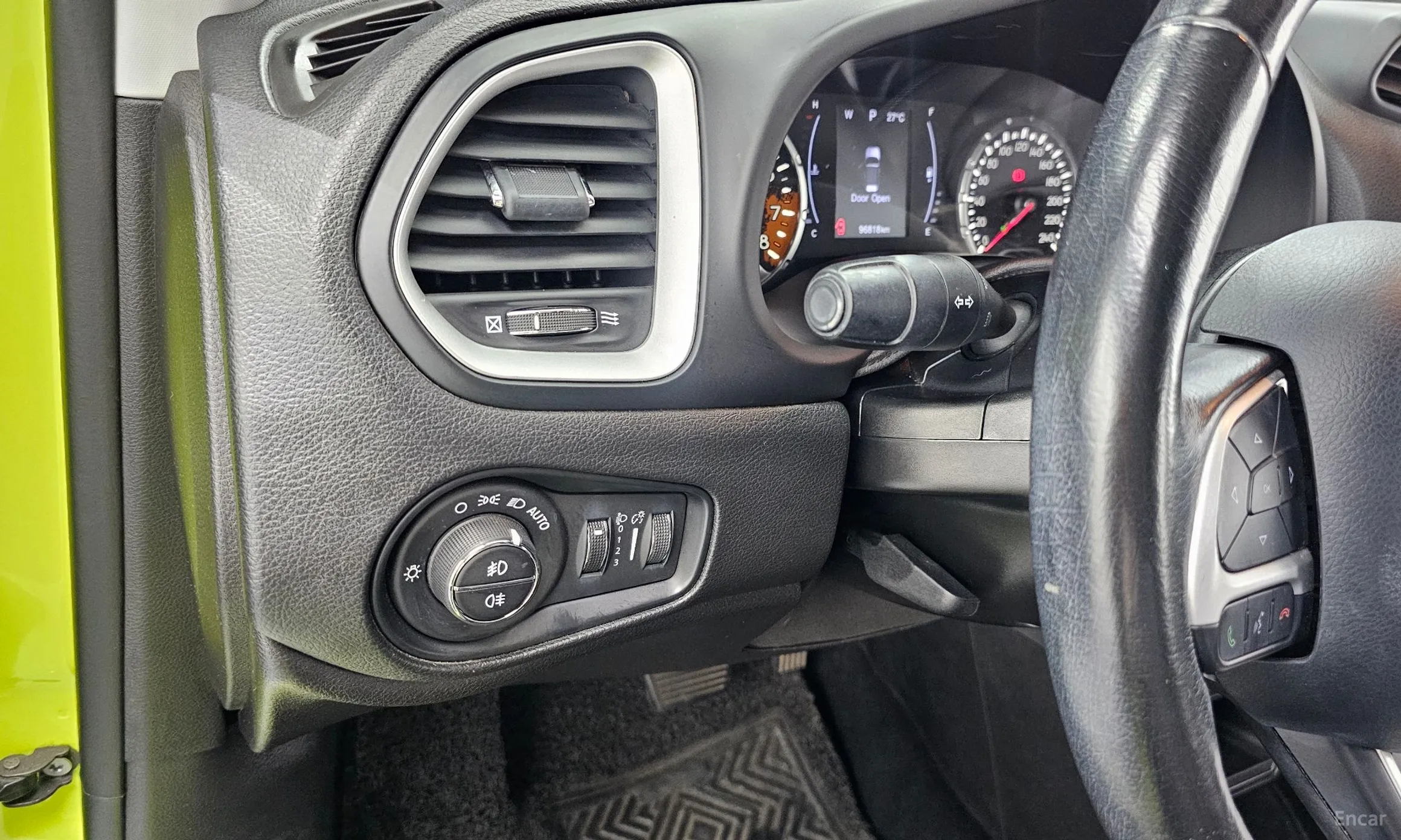 Jeep Renegade превью 18