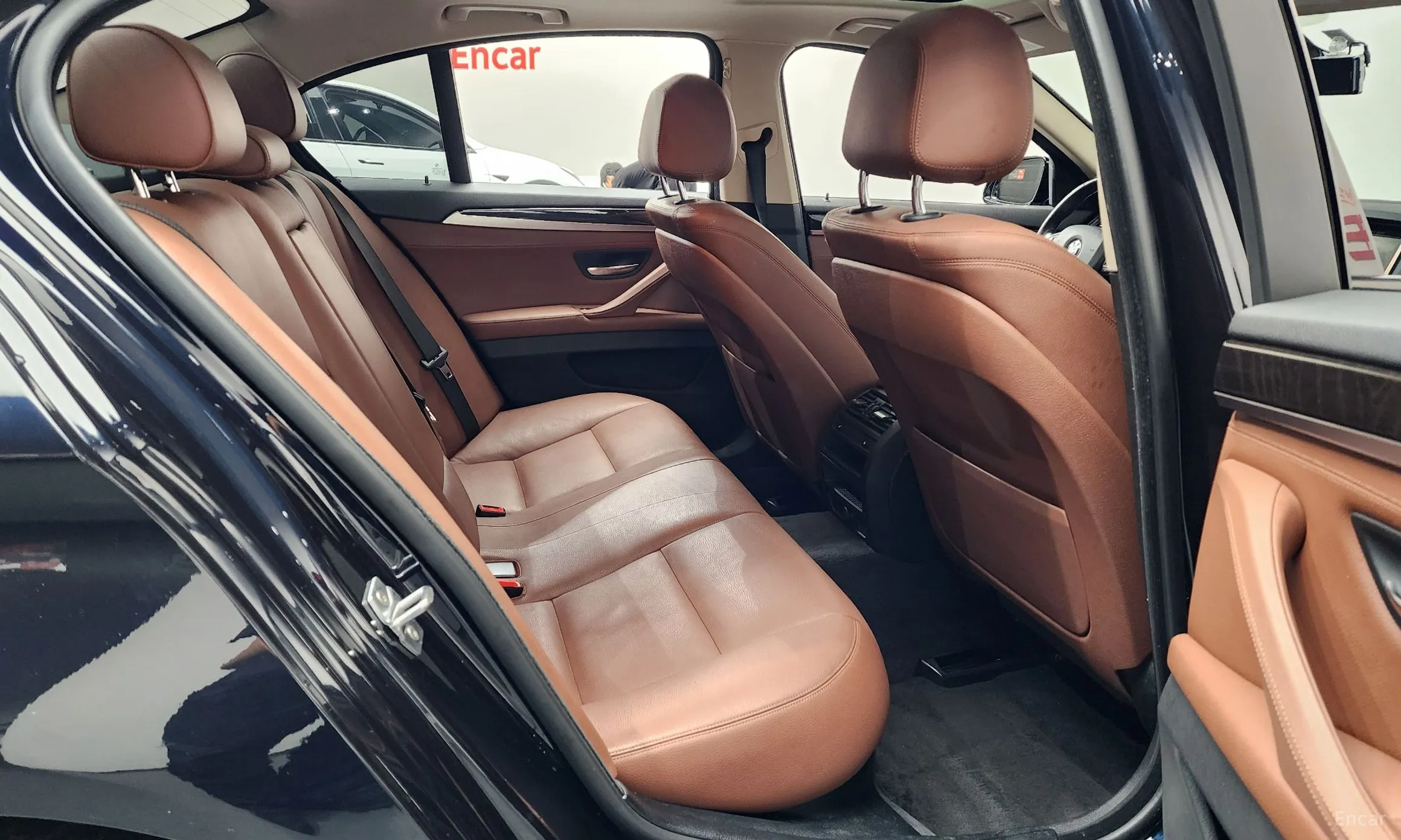 BMW 5 Series (F10) превью 11