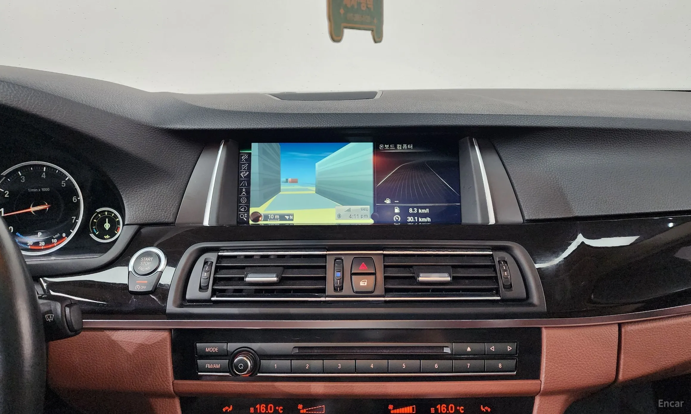 BMW 5 Series (F10) превью 12