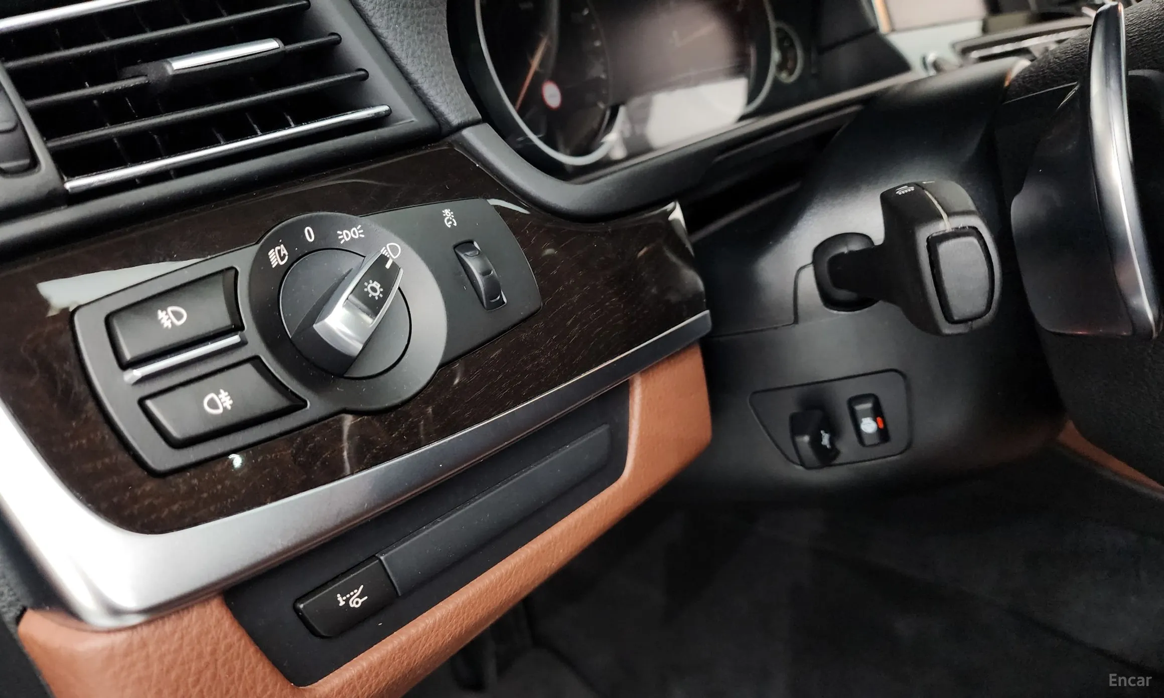 BMW 5 Series (F10) превью 19