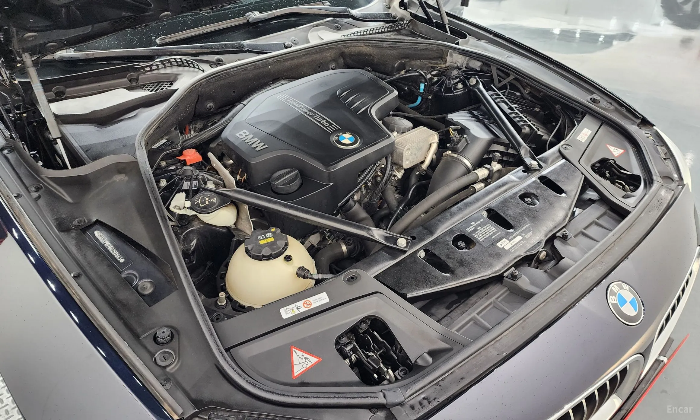 BMW 5 Series (F10) превью 6