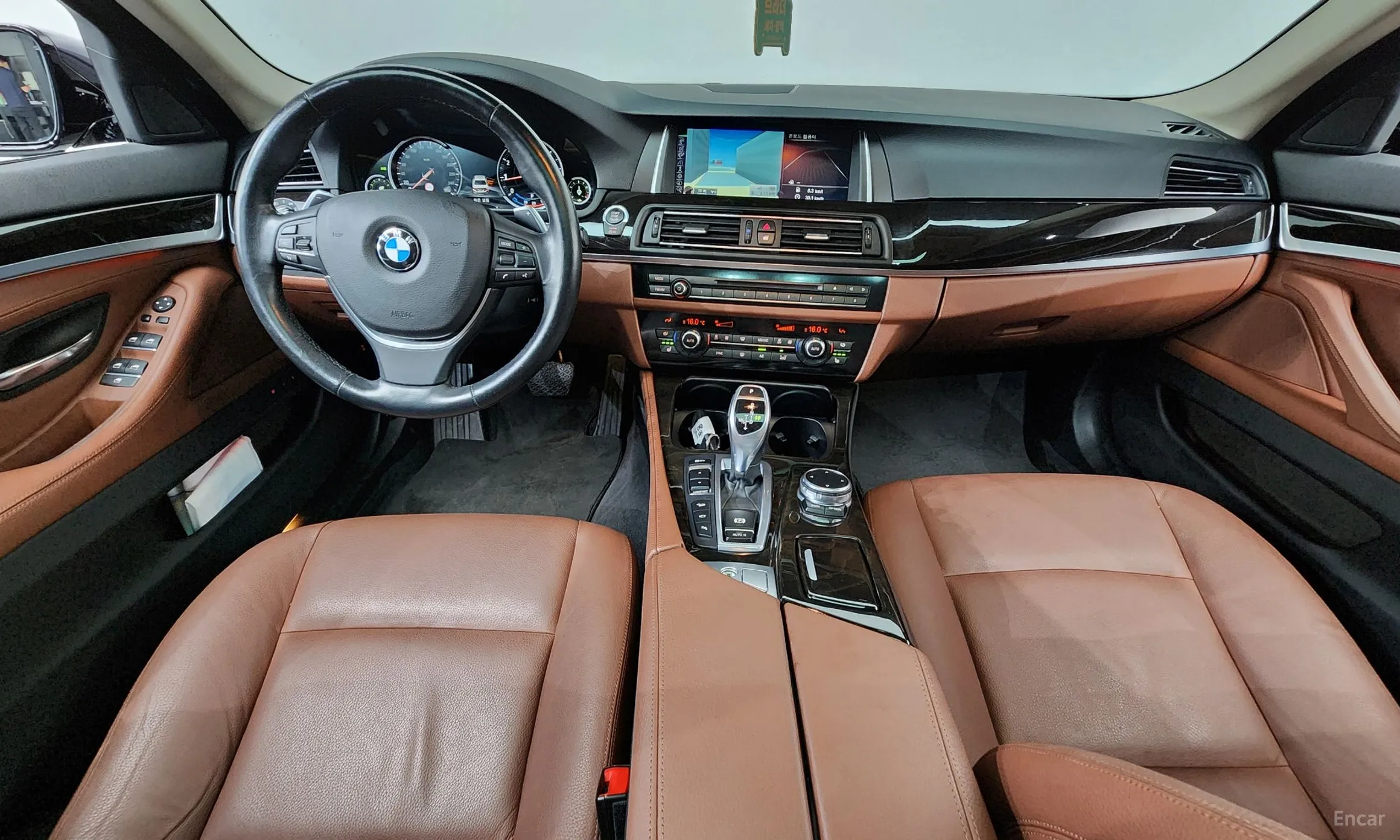 BMW 5 Series (F10) превью 7