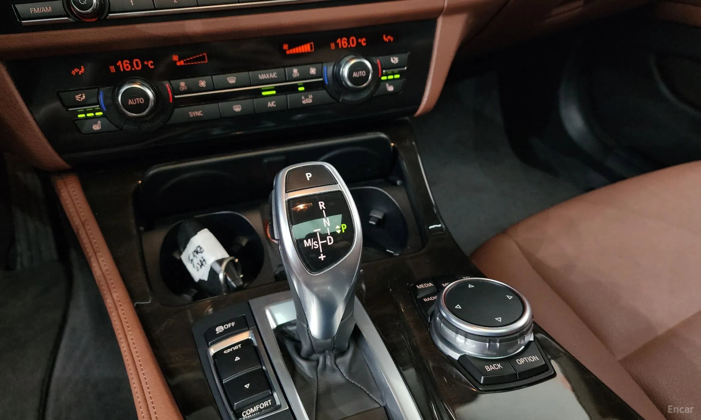 BMW 5 Series (F10) превью 9
