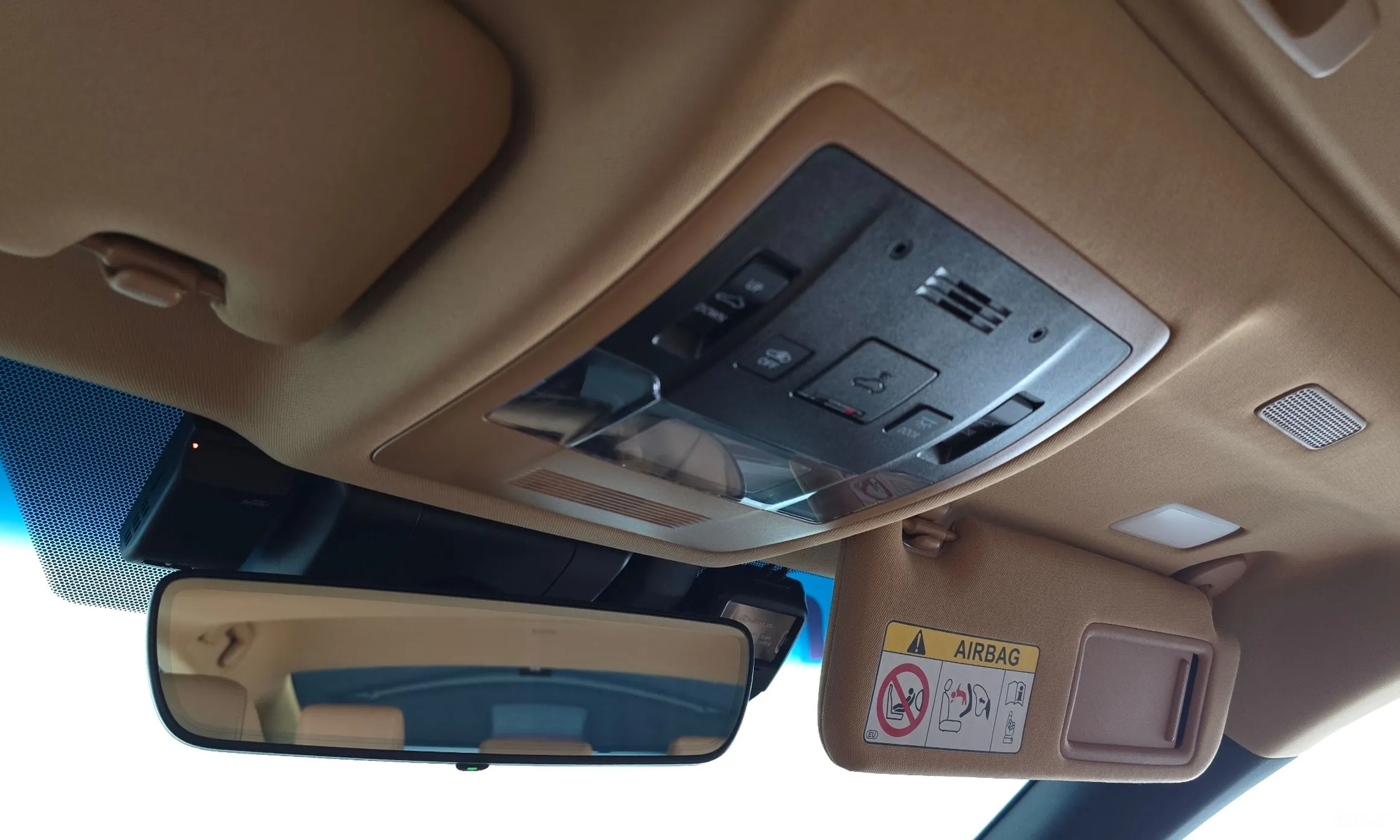Lexus ES300h 7th Generation превью 19