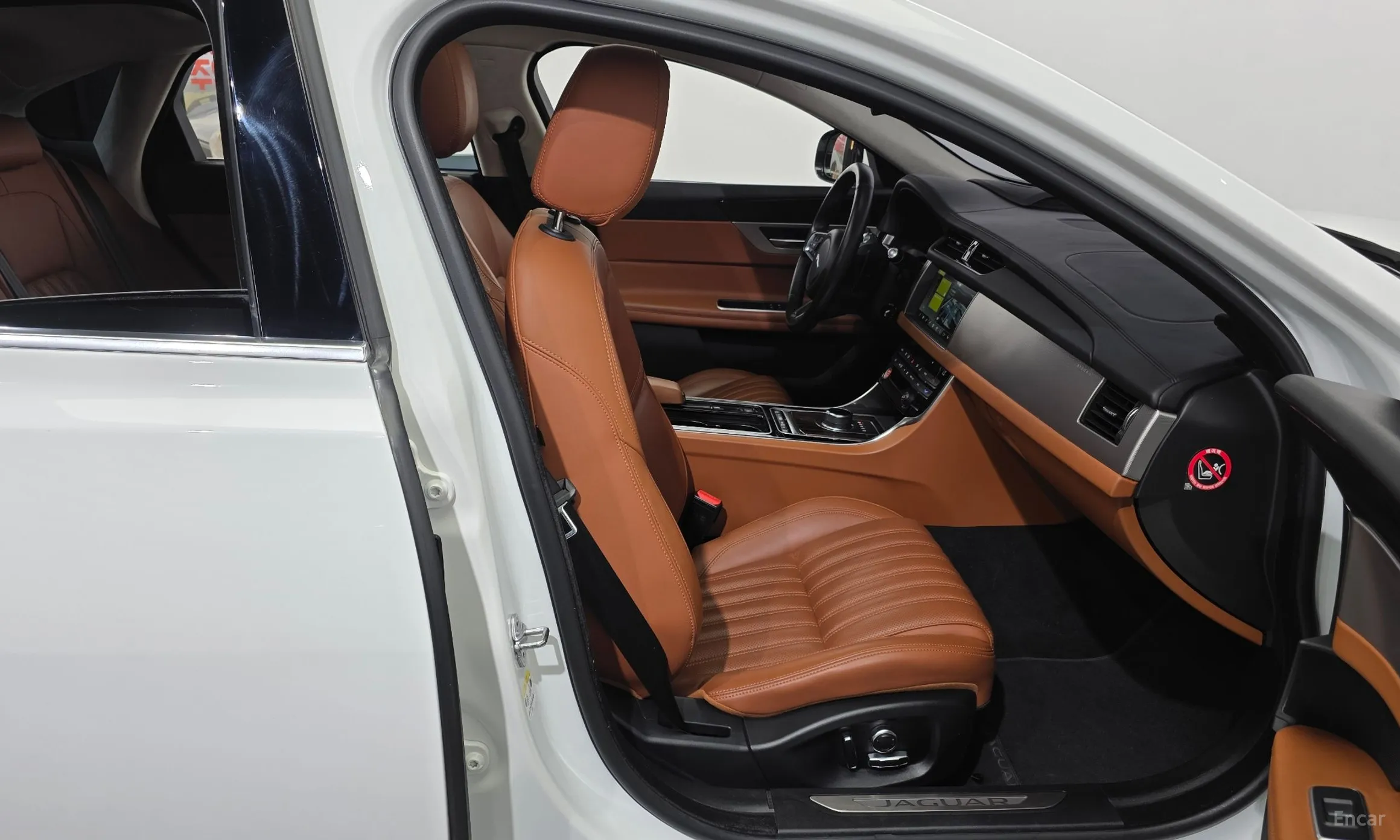 Jaguar XF (x260) превью 11