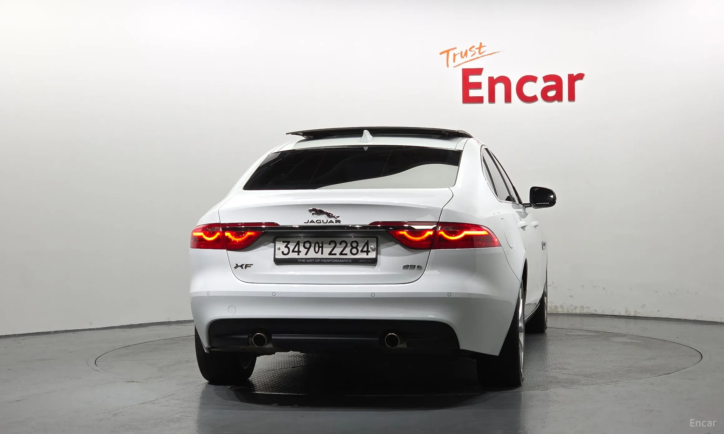 Jaguar XF (x260) превью 4