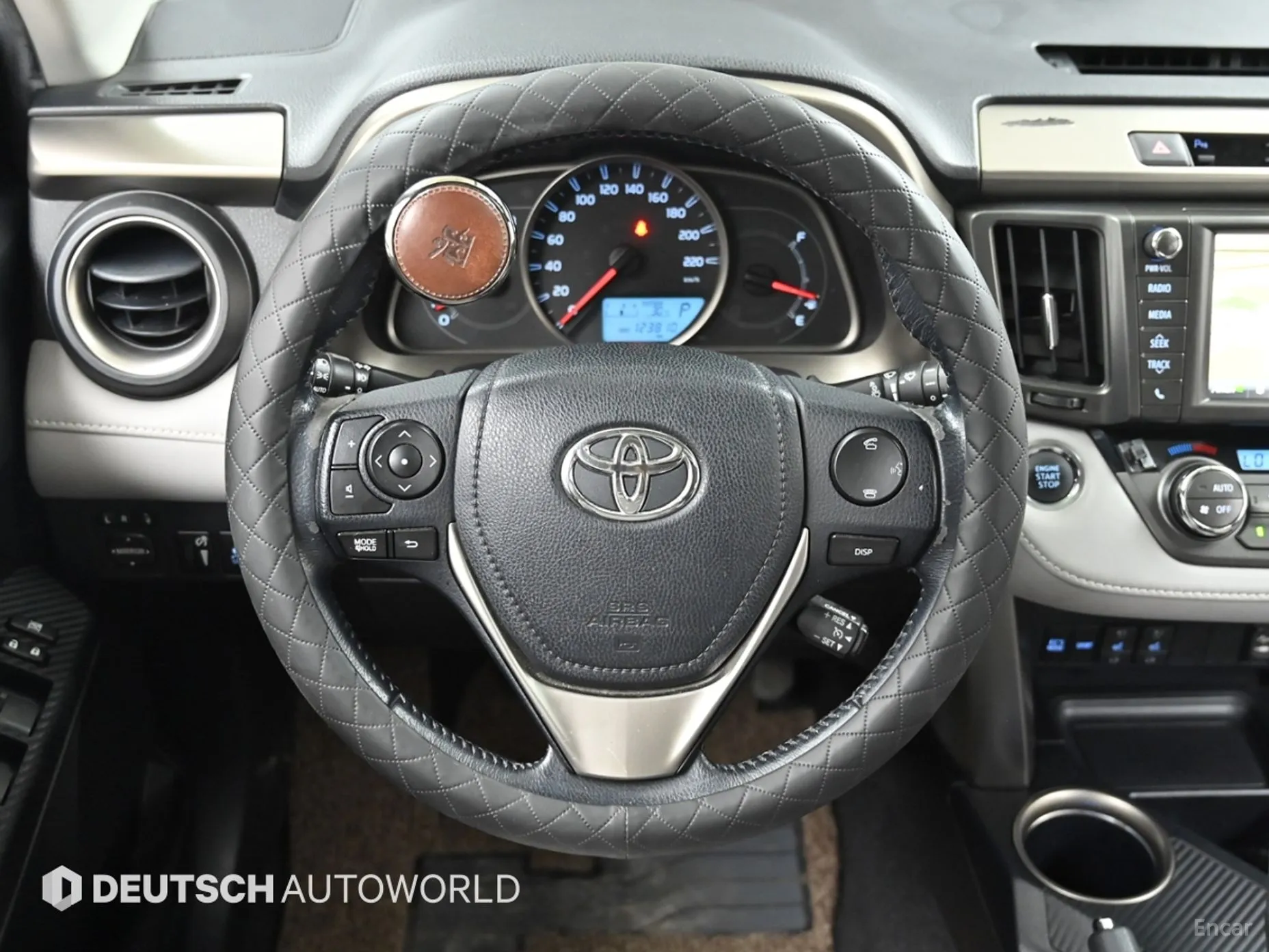 Toyota RAV4 превью 13