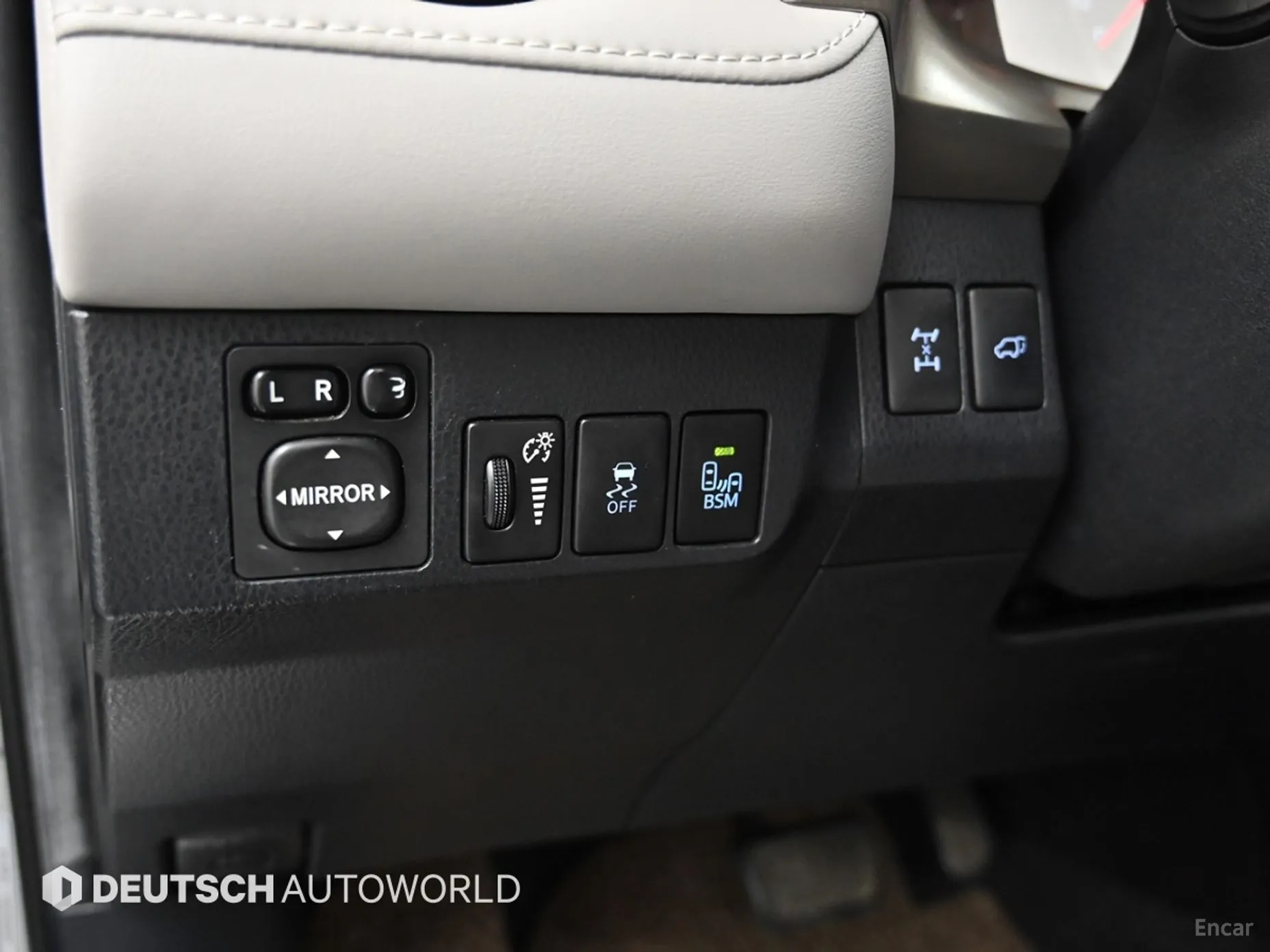 Toyota RAV4 превью 17