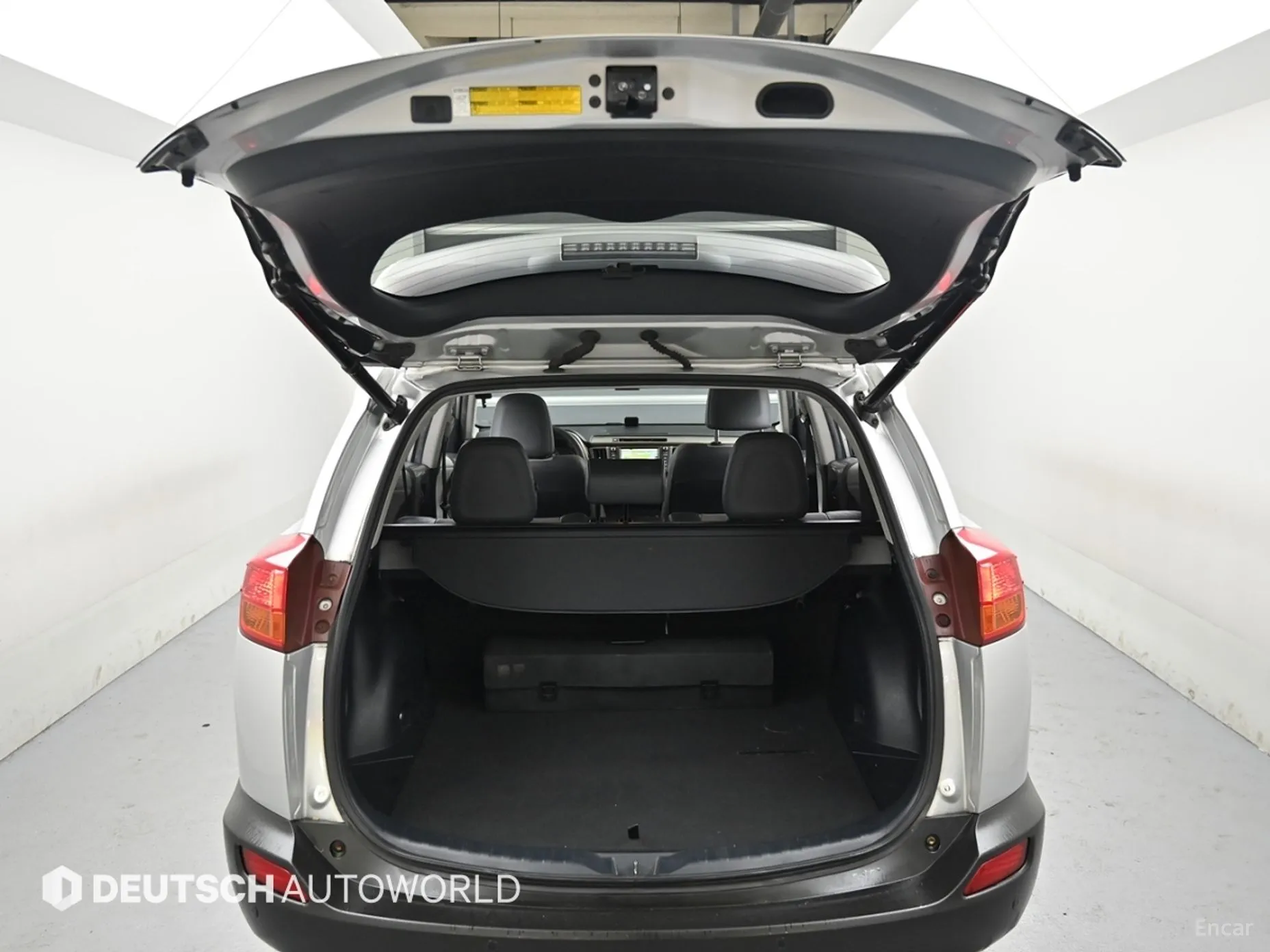 Toyota RAV4 превью 19