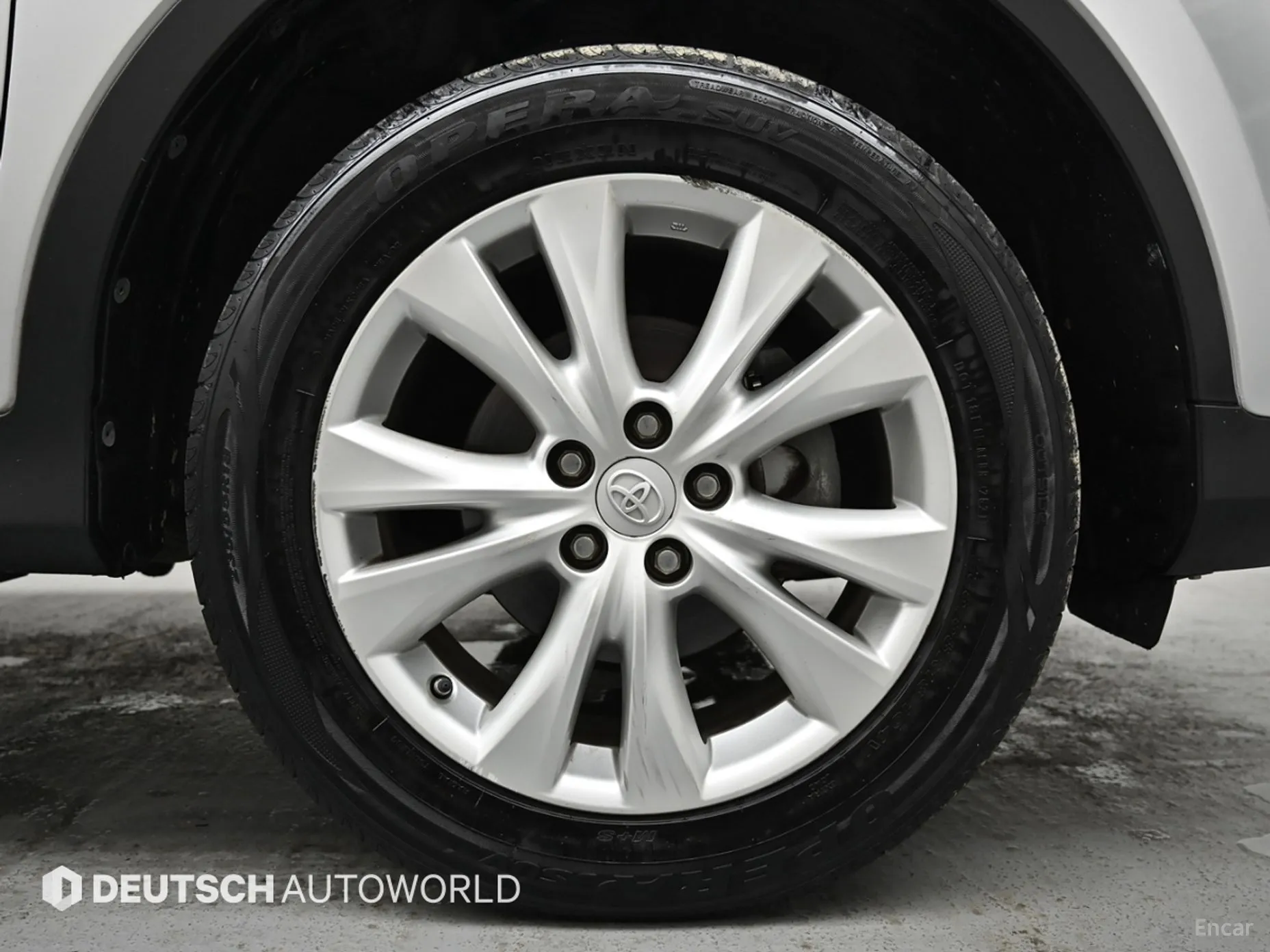 Toyota RAV4 превью 5