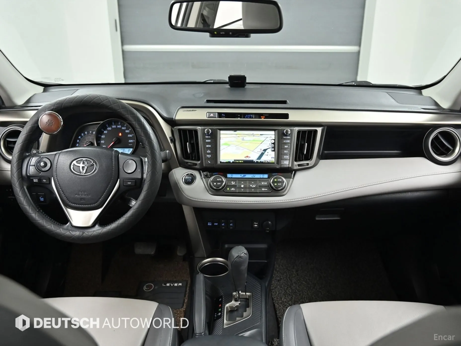 Toyota RAV4 превью 7