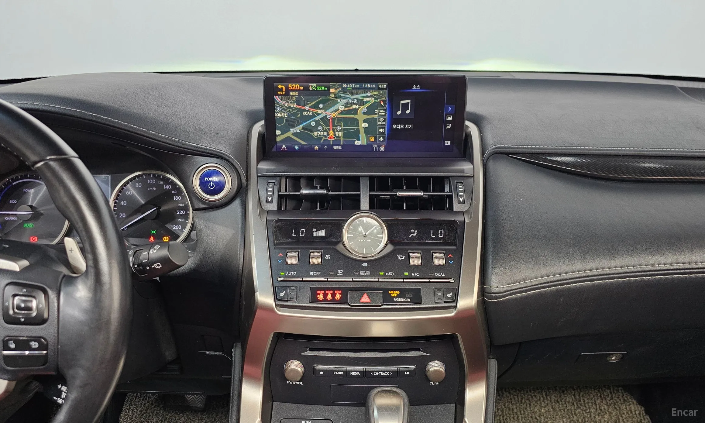 Lexus NX300h превью 14