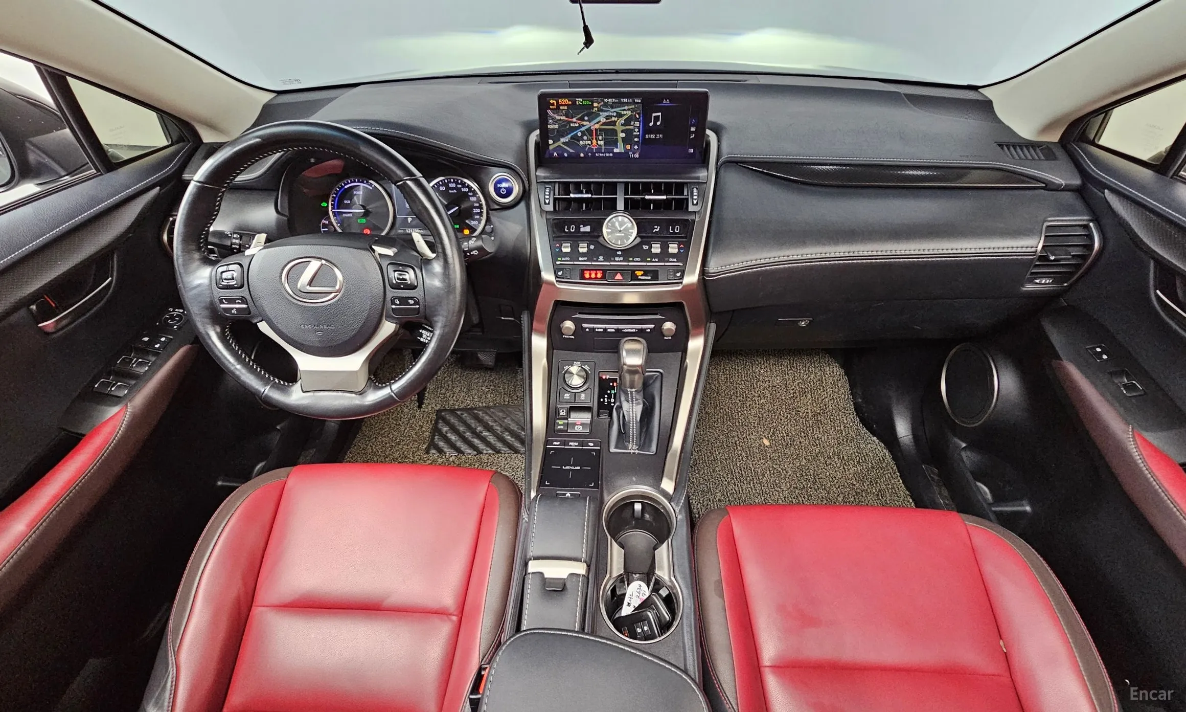 Lexus NX300h превью 7