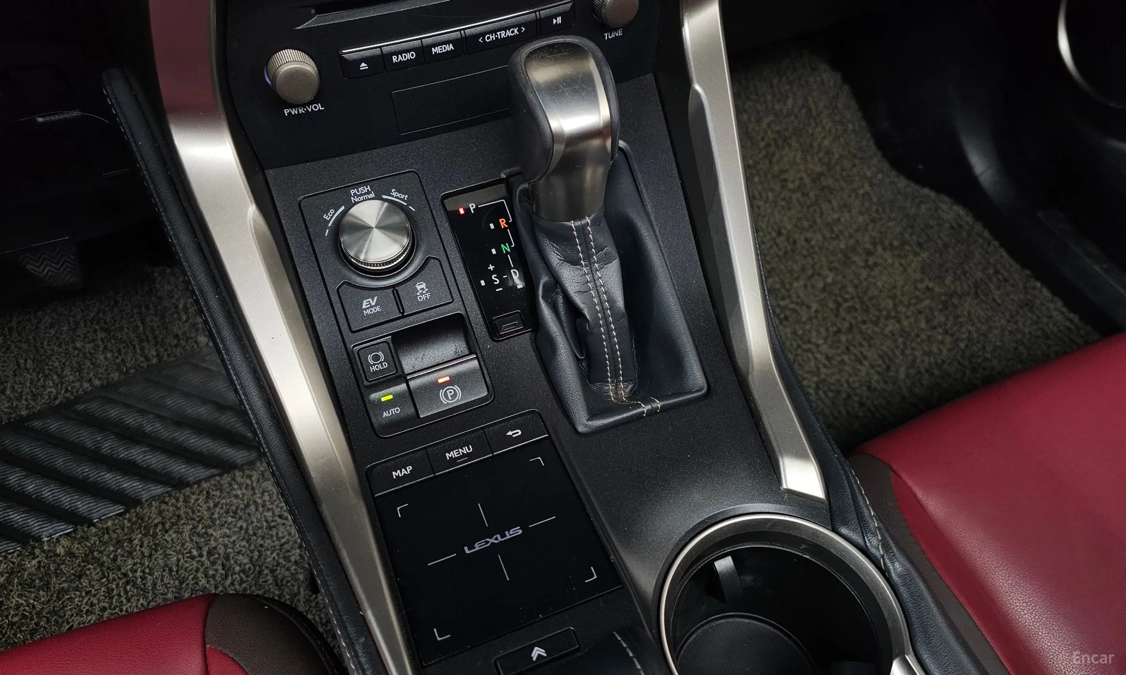 Lexus NX300h превью 9