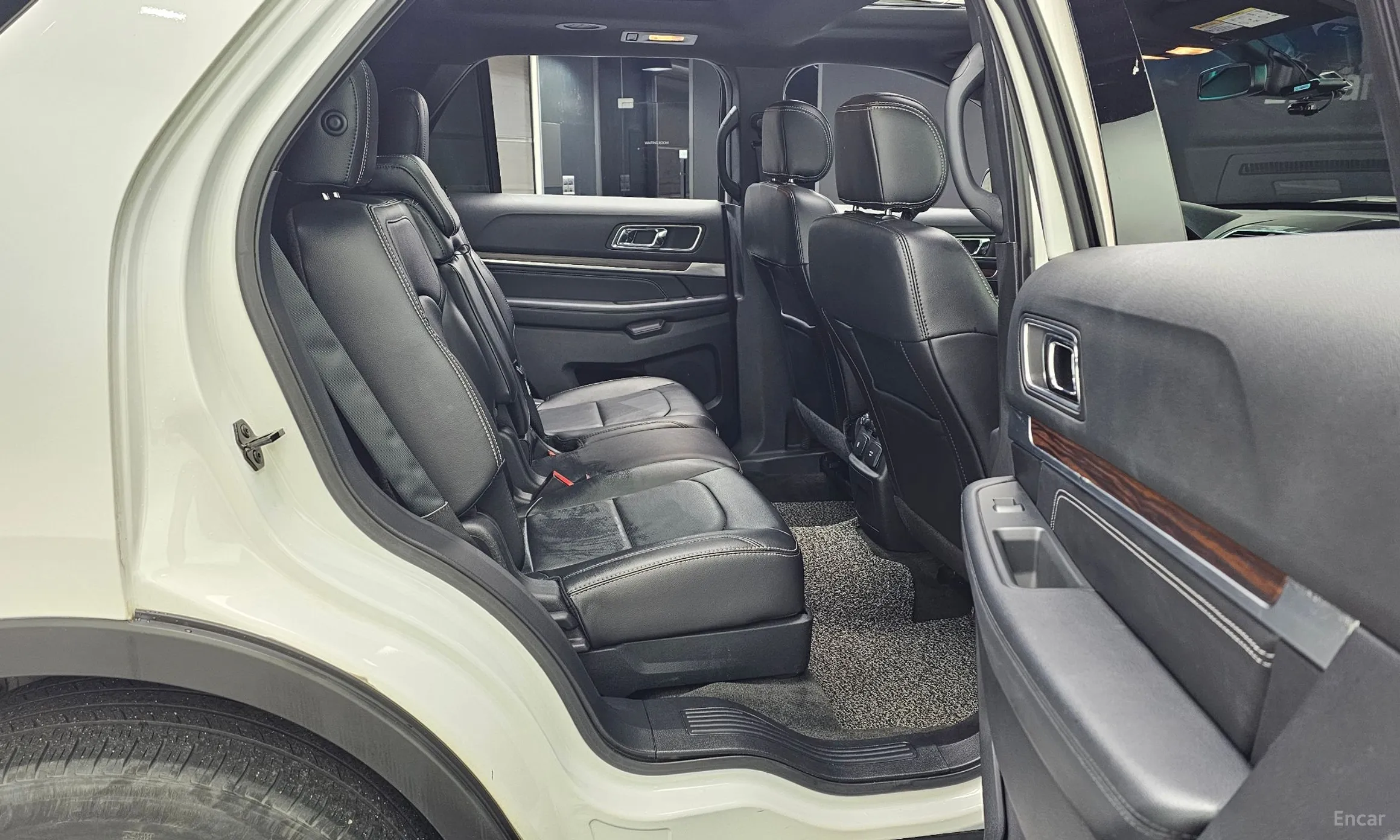 Ford Explorer превью 12