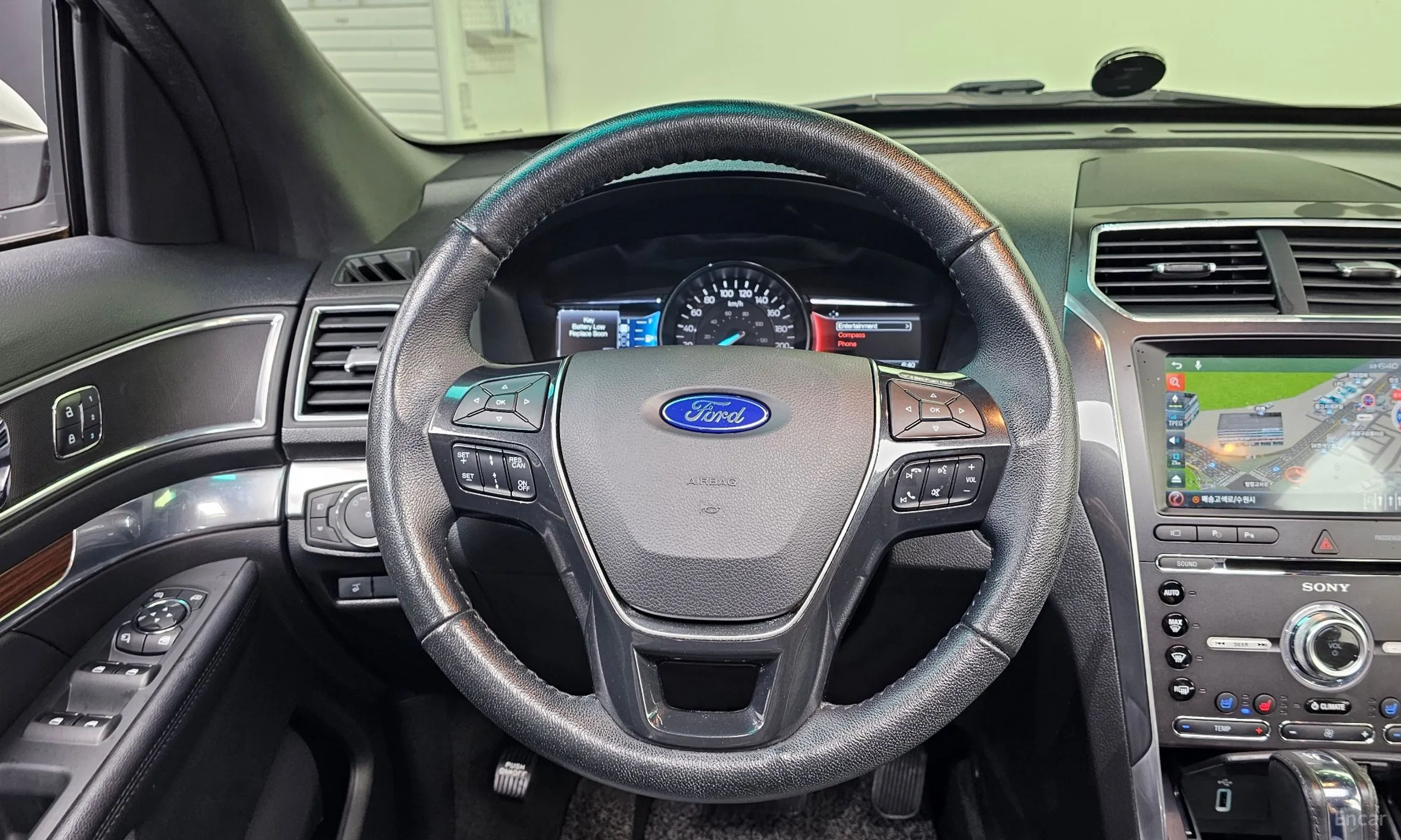 Ford Explorer превью 13