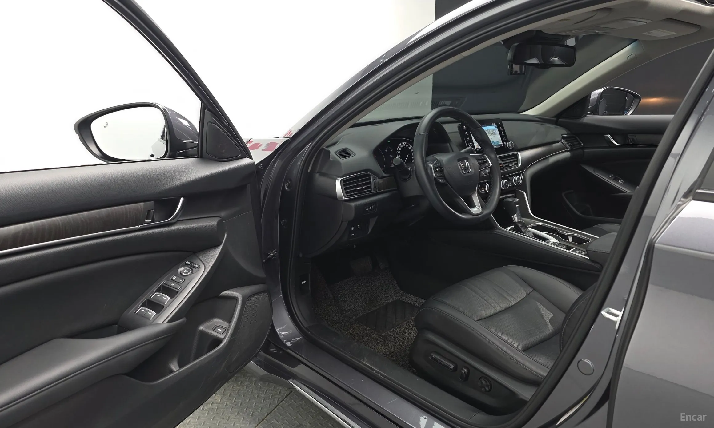 Honda Accord 10th Generation превью 10