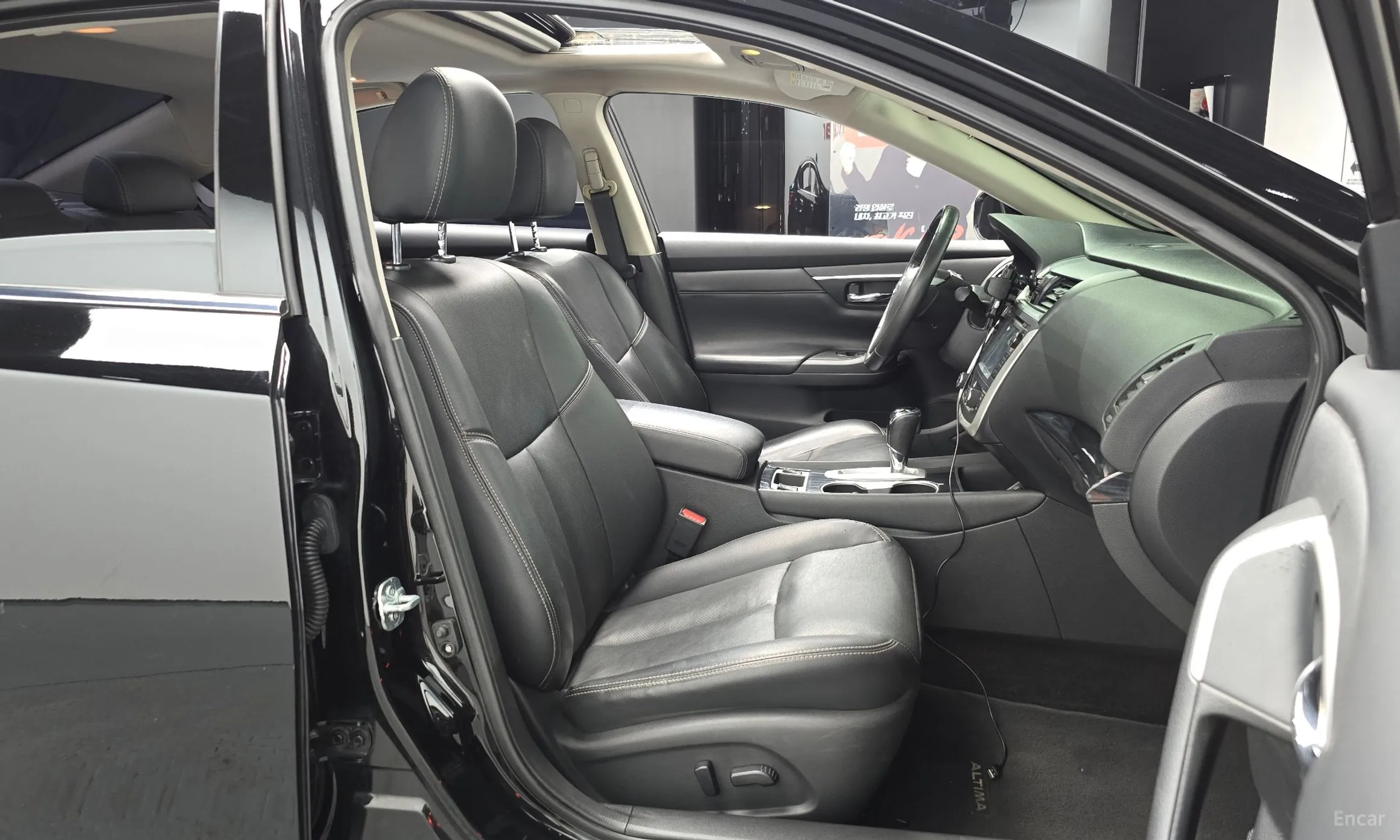 Nissan Altima превью 11