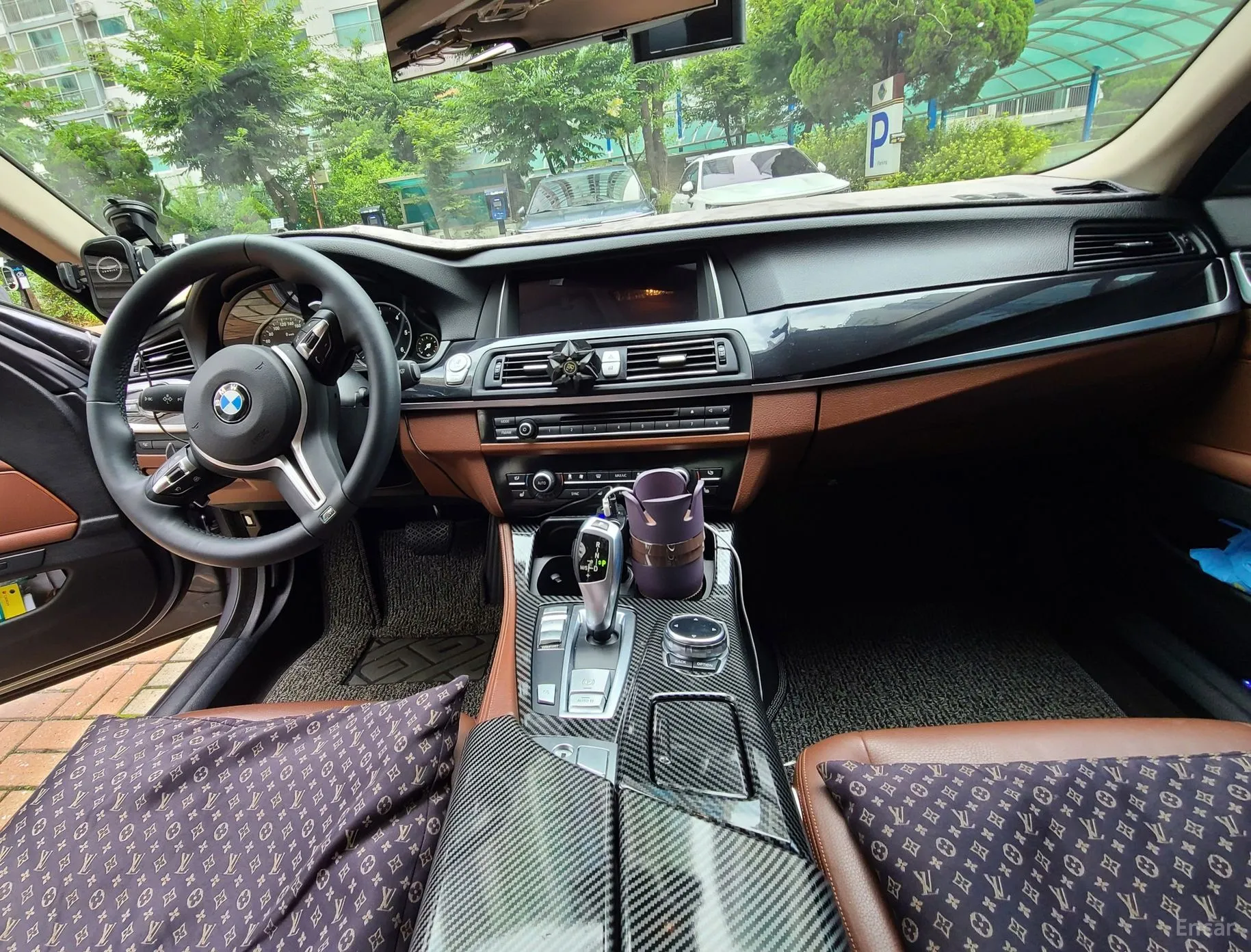 BMW 5 Series (F10) превью 13