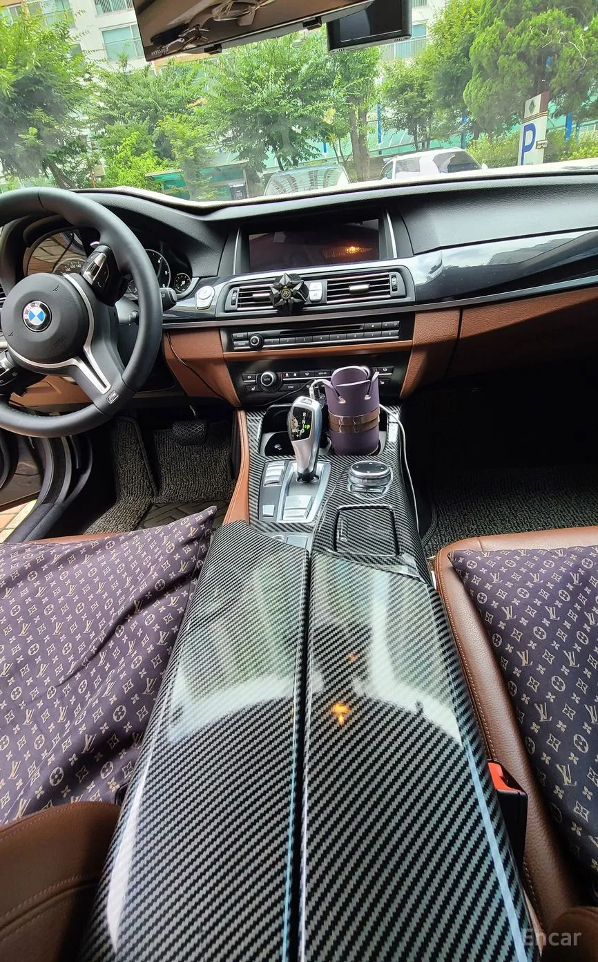 BMW 5 Series (F10) превью 8