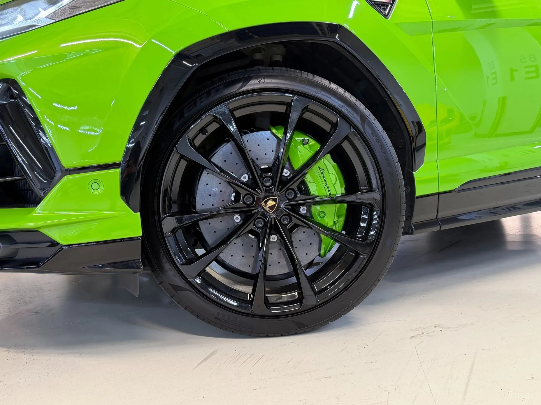 Lamborghini Urus превью 12