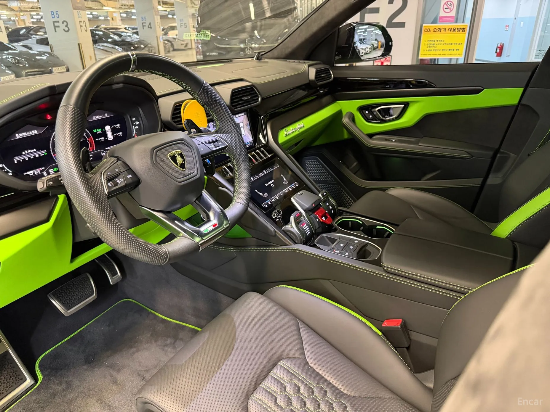 Lamborghini Urus превью 5