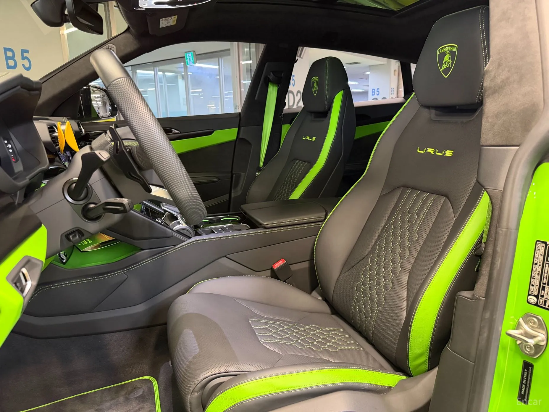 Lamborghini Urus превью 6