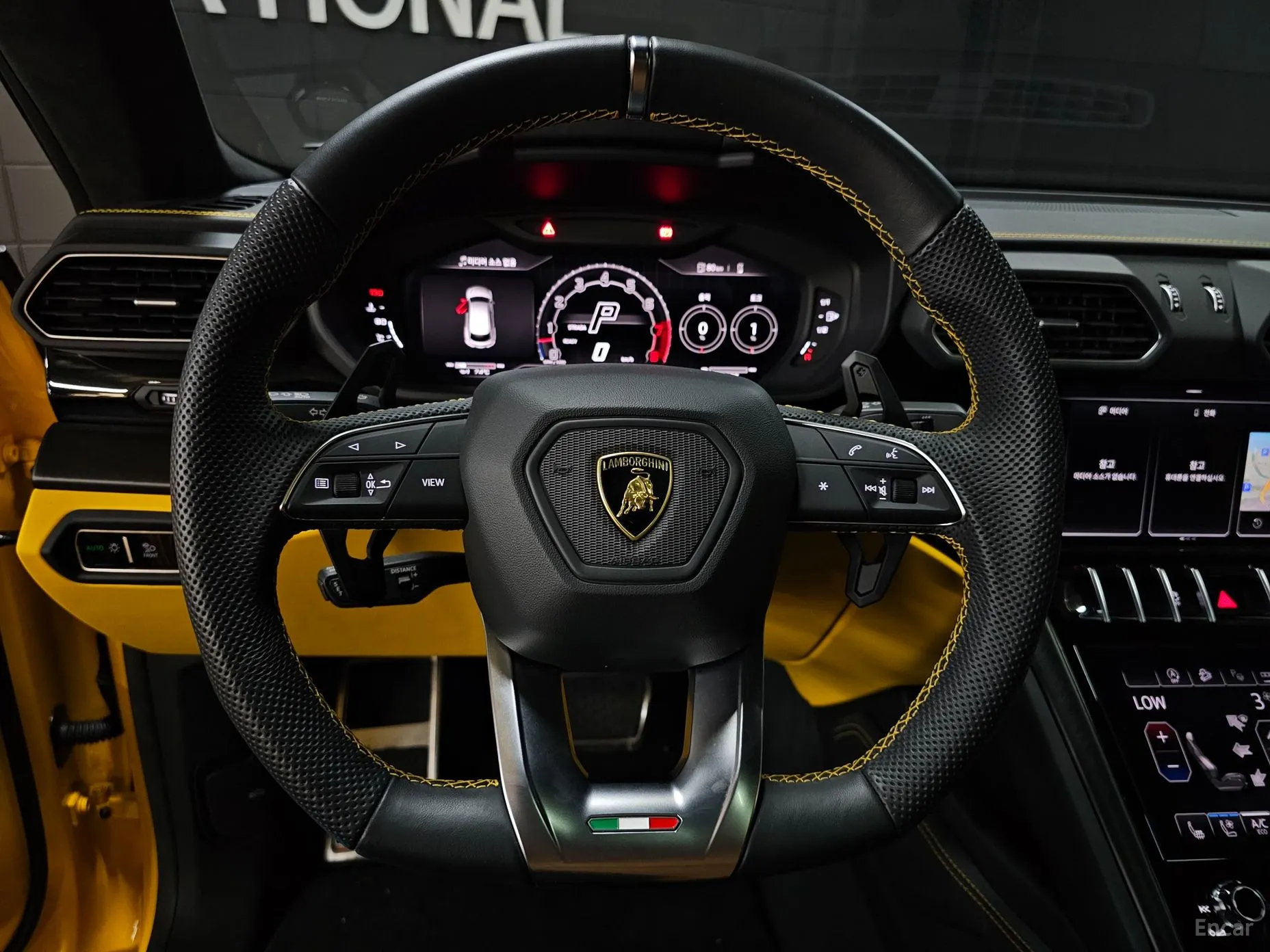 Lamborghini Urus превью 13