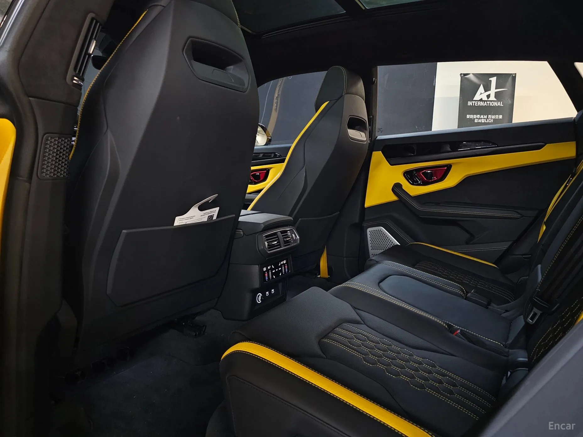 Lamborghini Urus превью 19