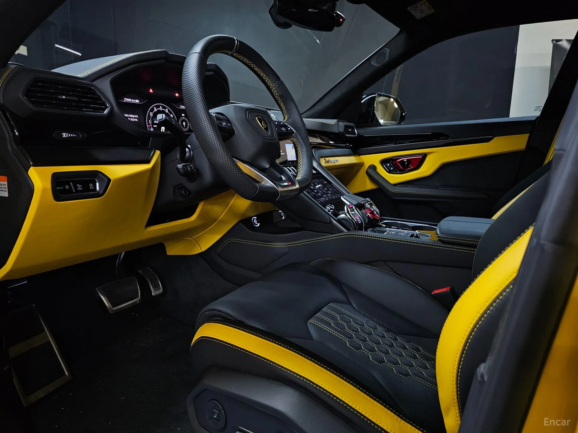 Lamborghini Urus превью 8
