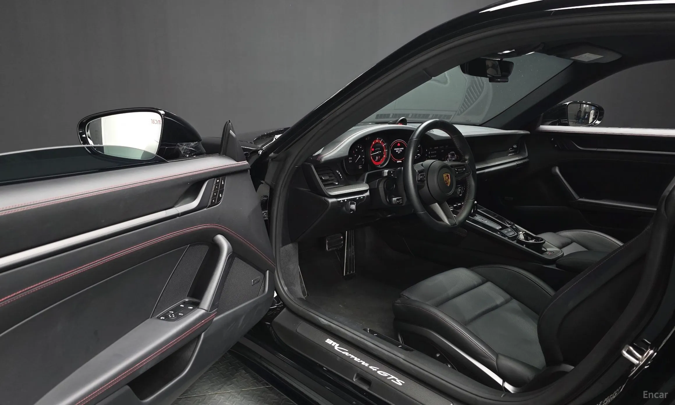 Porsche 911 (992) превью 10