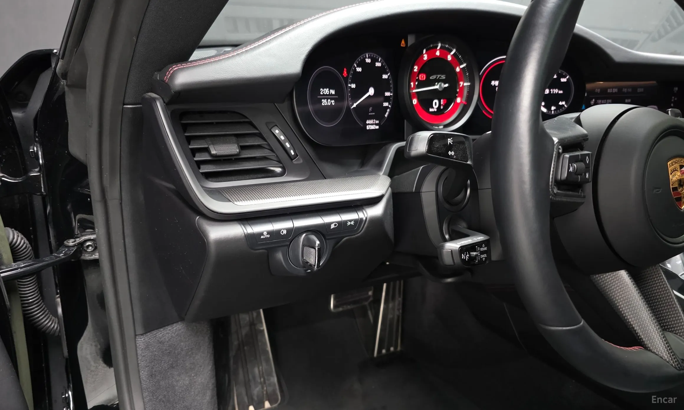 Porsche 911 (992) превью 12