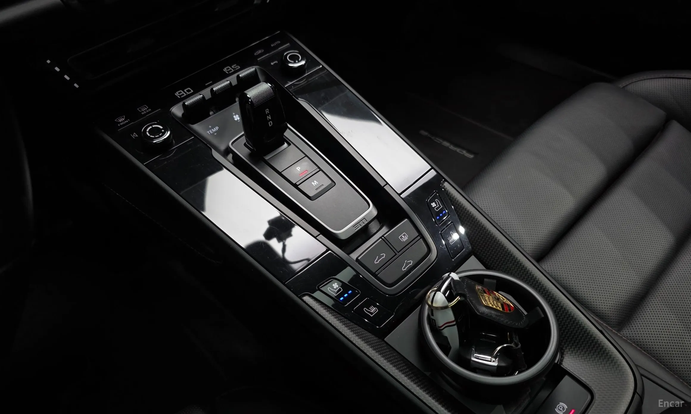 Porsche 911 (992) превью 16