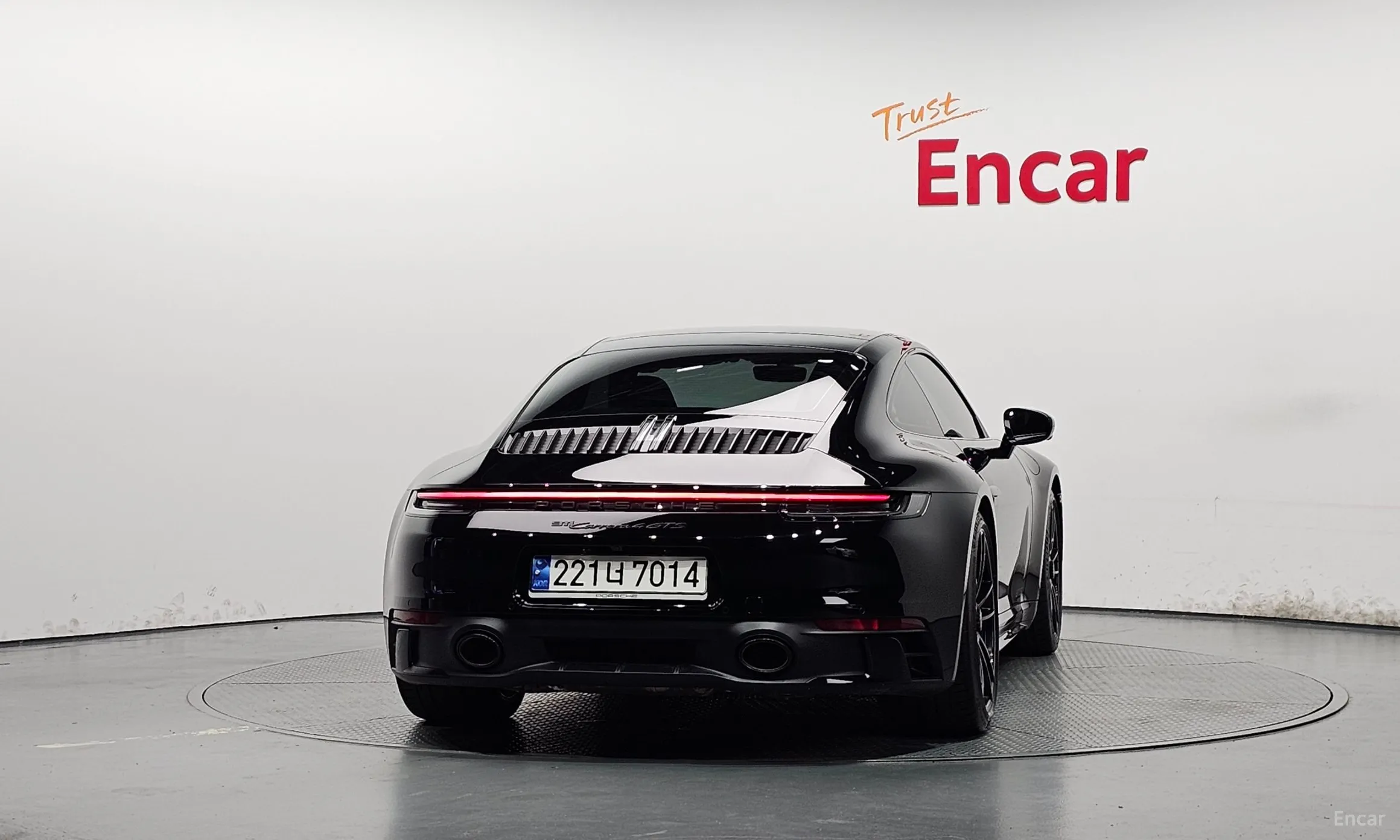 Porsche 911 (992) превью 4