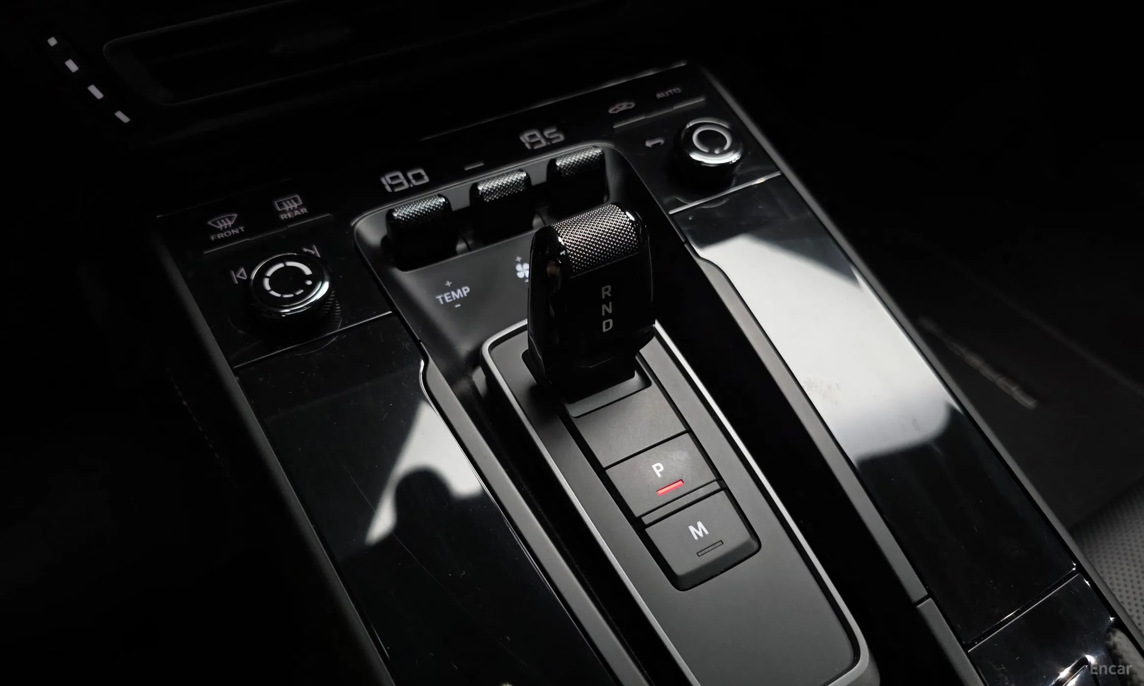 Porsche 911 (992) превью 9