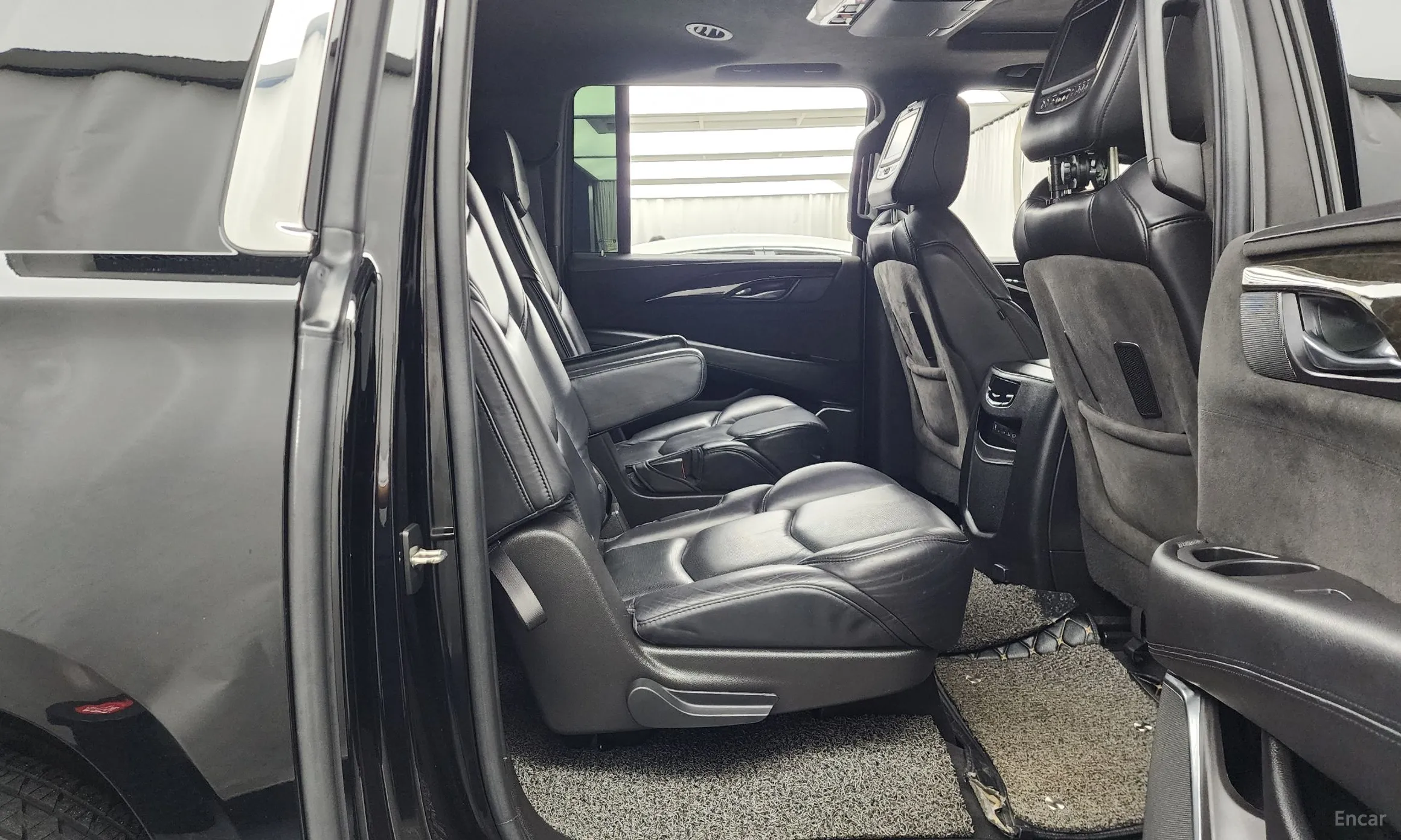 Cadillac Escalade превью 12