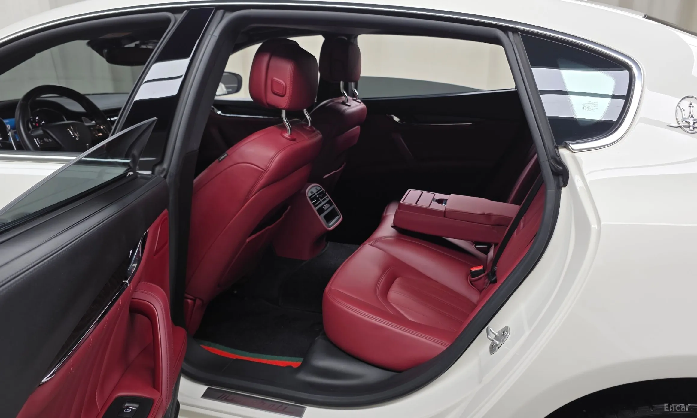 Maserati Quattroporte превью 12