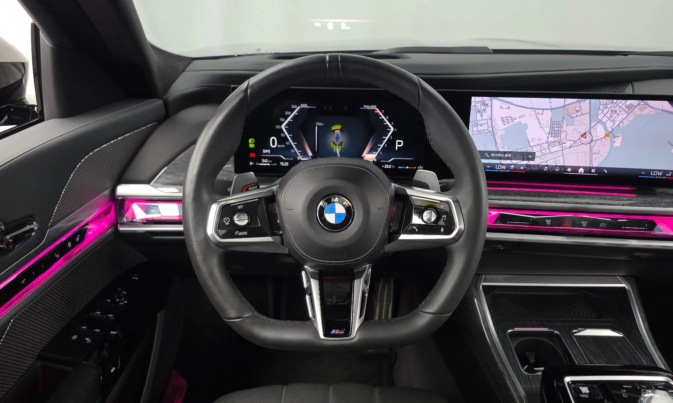 BMW 7 Series (G70) превью 13
