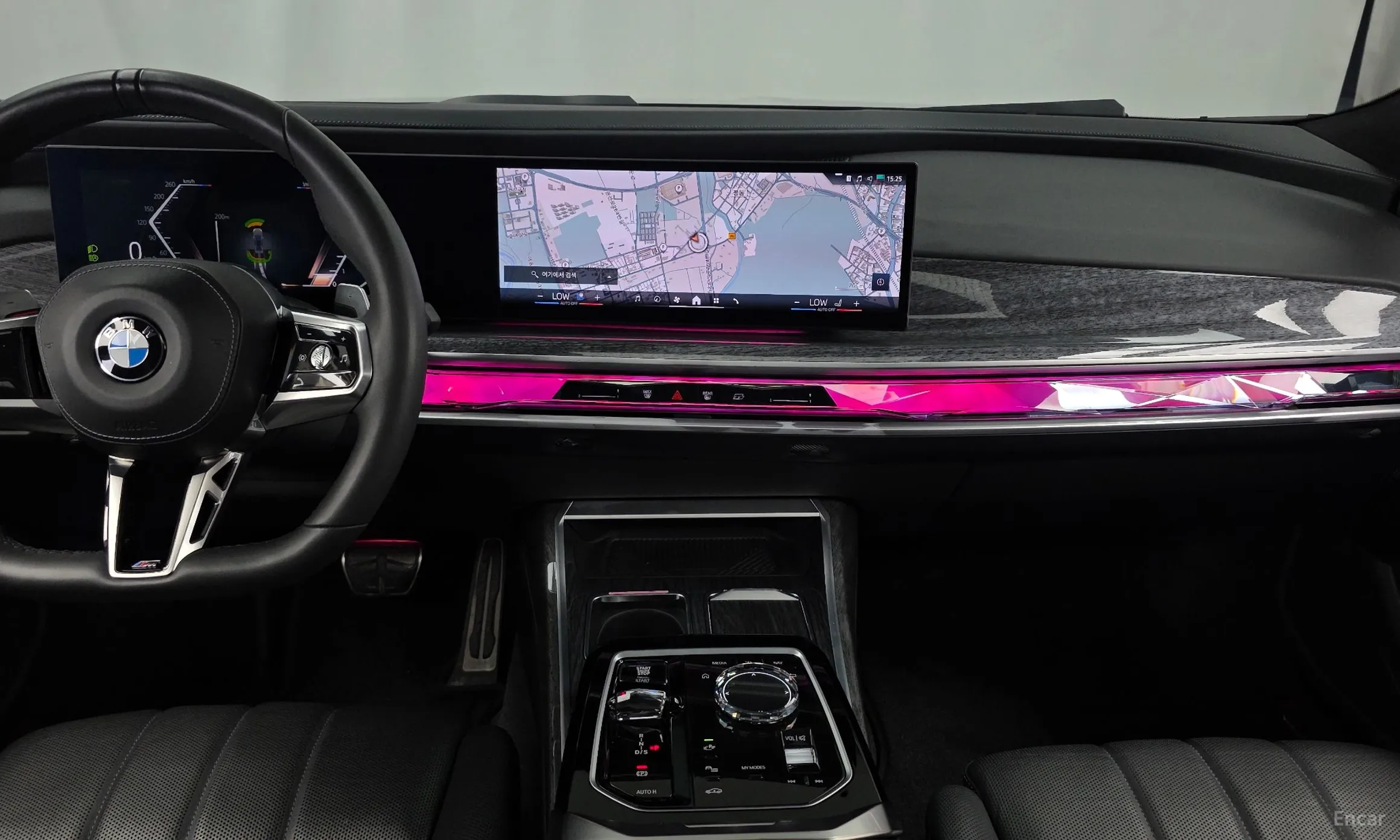 BMW 7 Series (G70) превью 14