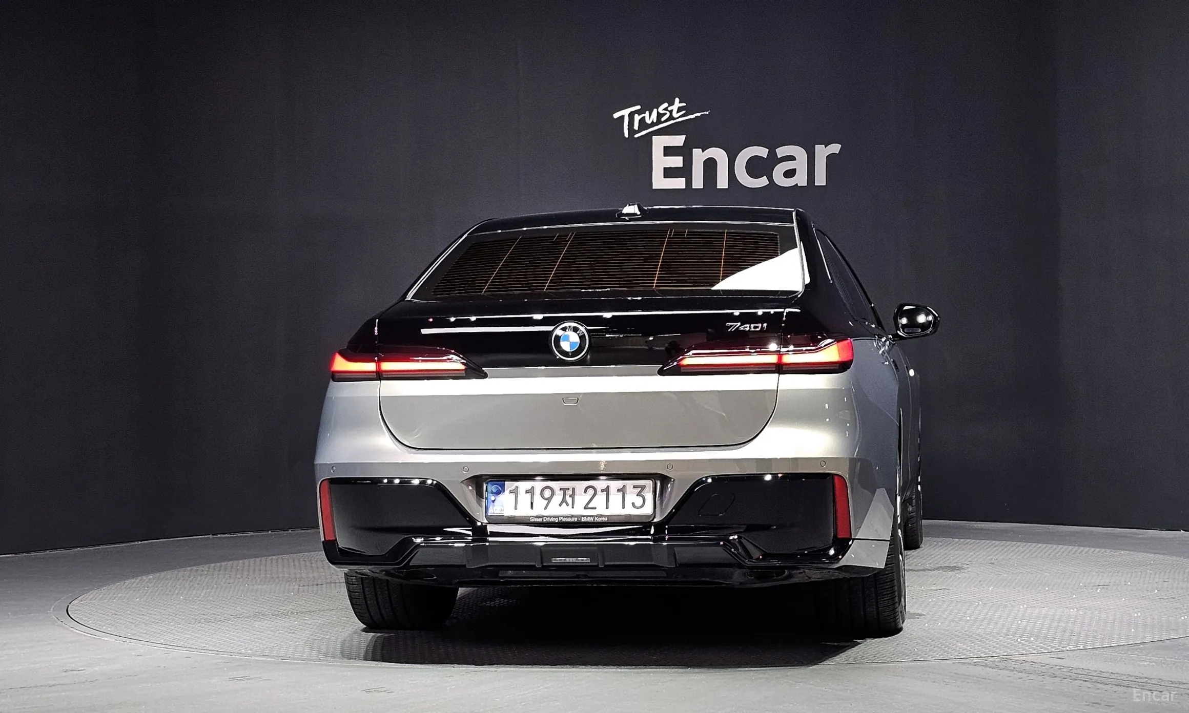 BMW 7 Series (G70) превью 4